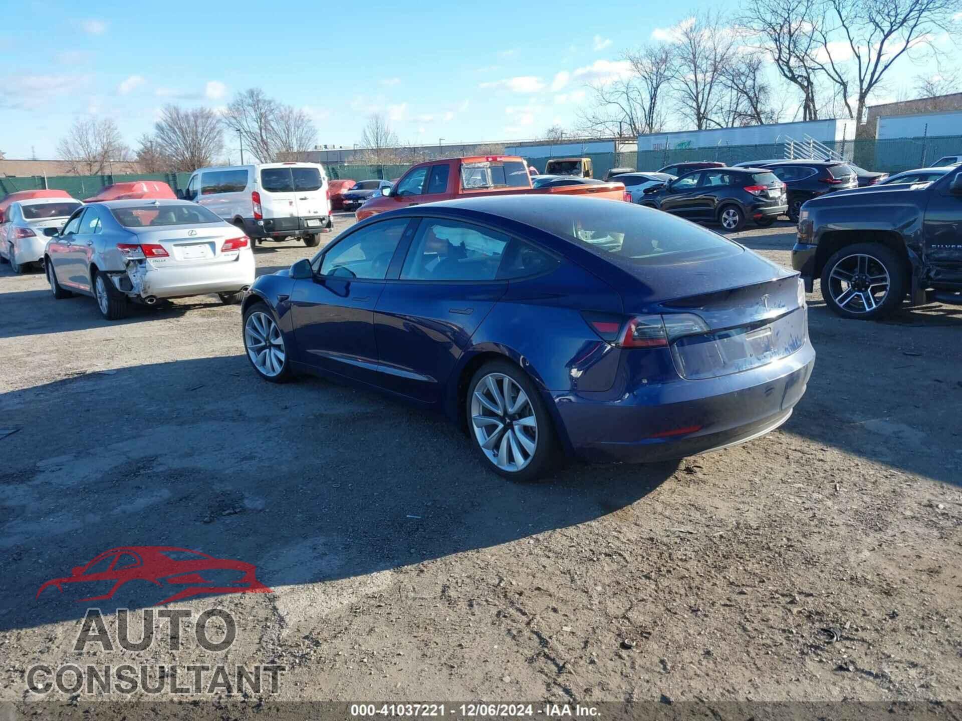 TESLA MODEL 3 2018 - 5YJ3E1EB7JF121836