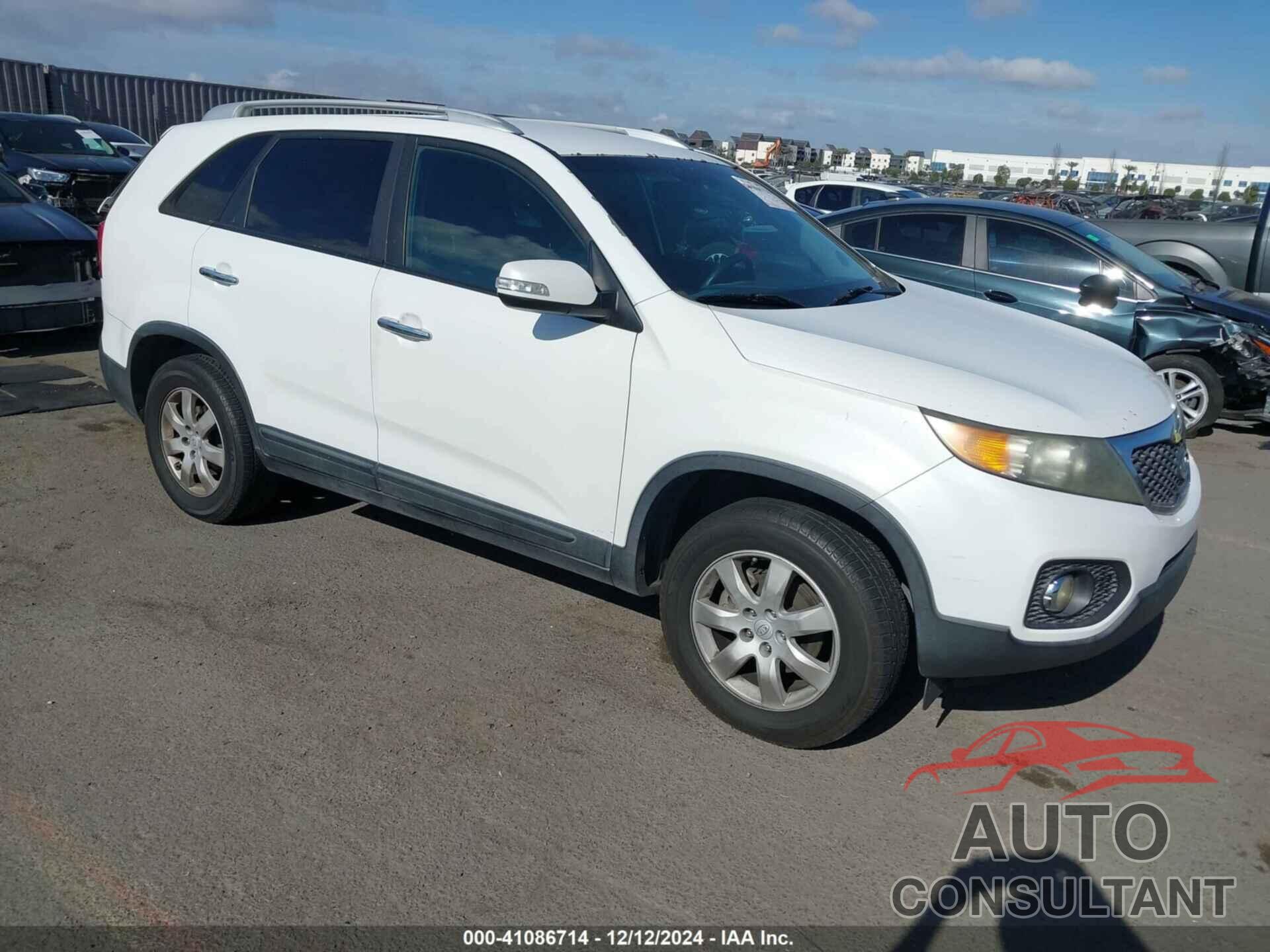 KIA SORENTO 2011 - 5XYKT4A1XBG026326