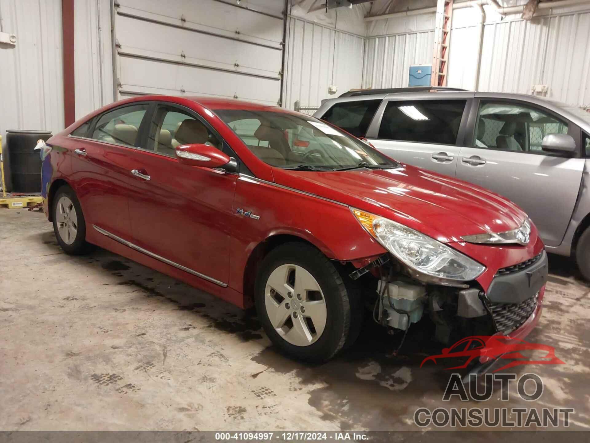 HYUNDAI SONATA HYBRID 2011 - KMHEC4A40BA017489