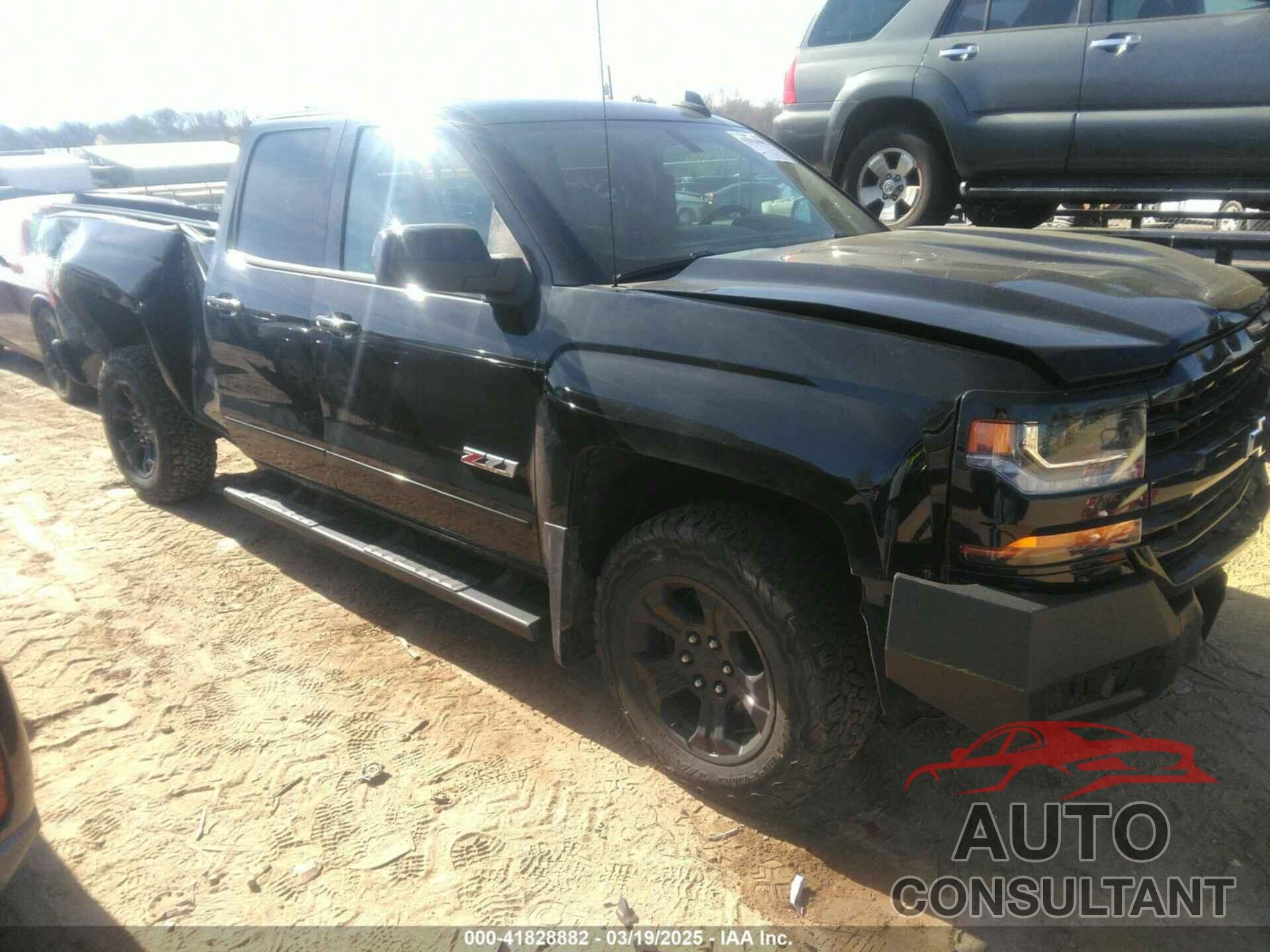 CHEVROLET SILVERADO 1500 2018 - 1GCVKREC9JZ256948