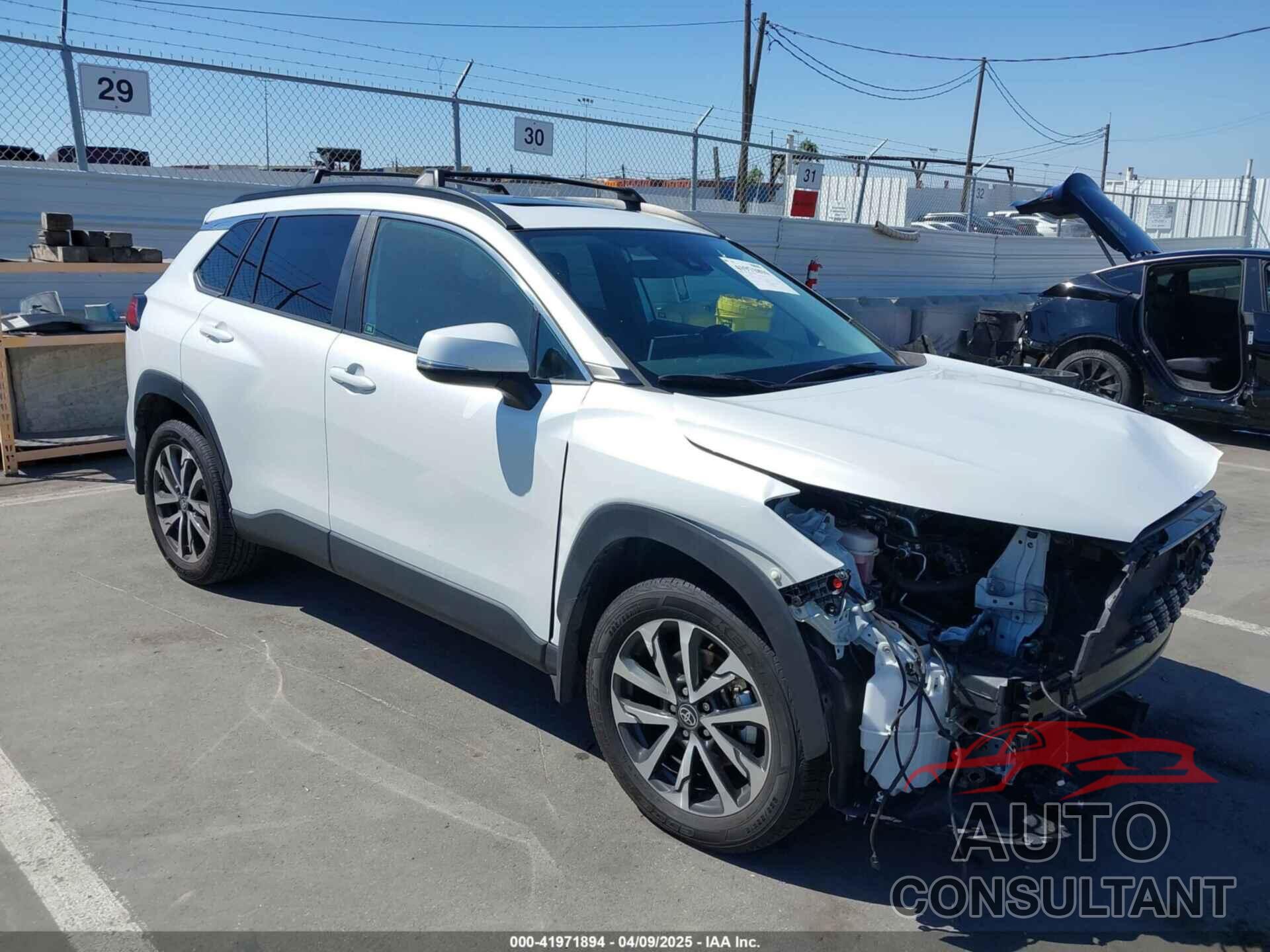 TOYOTA COROLLA CROSS 2022 - 7MUDAAAG9NV022248