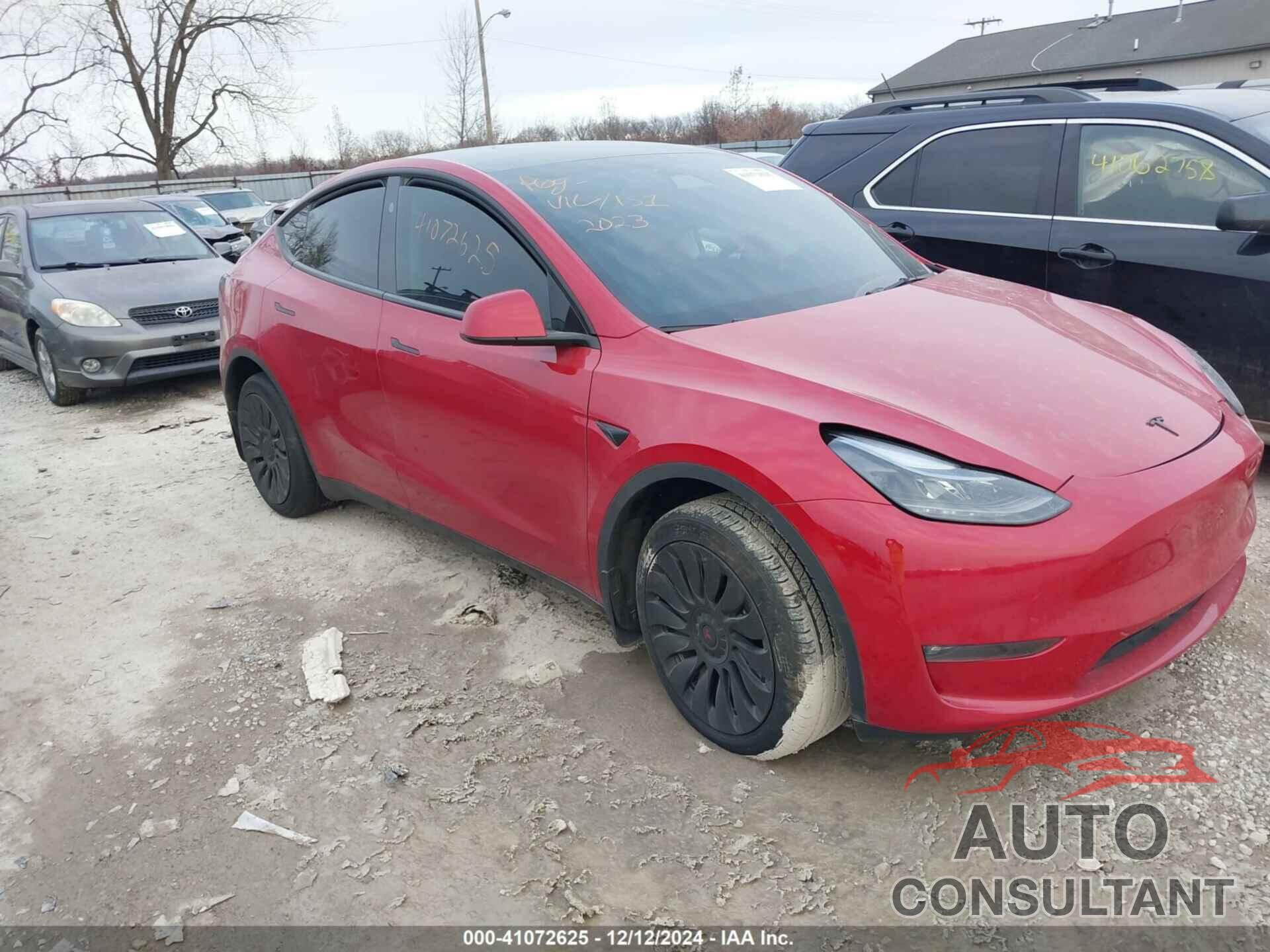 TESLA MODEL Y 2023 - 7SAYGDEE4PF890611