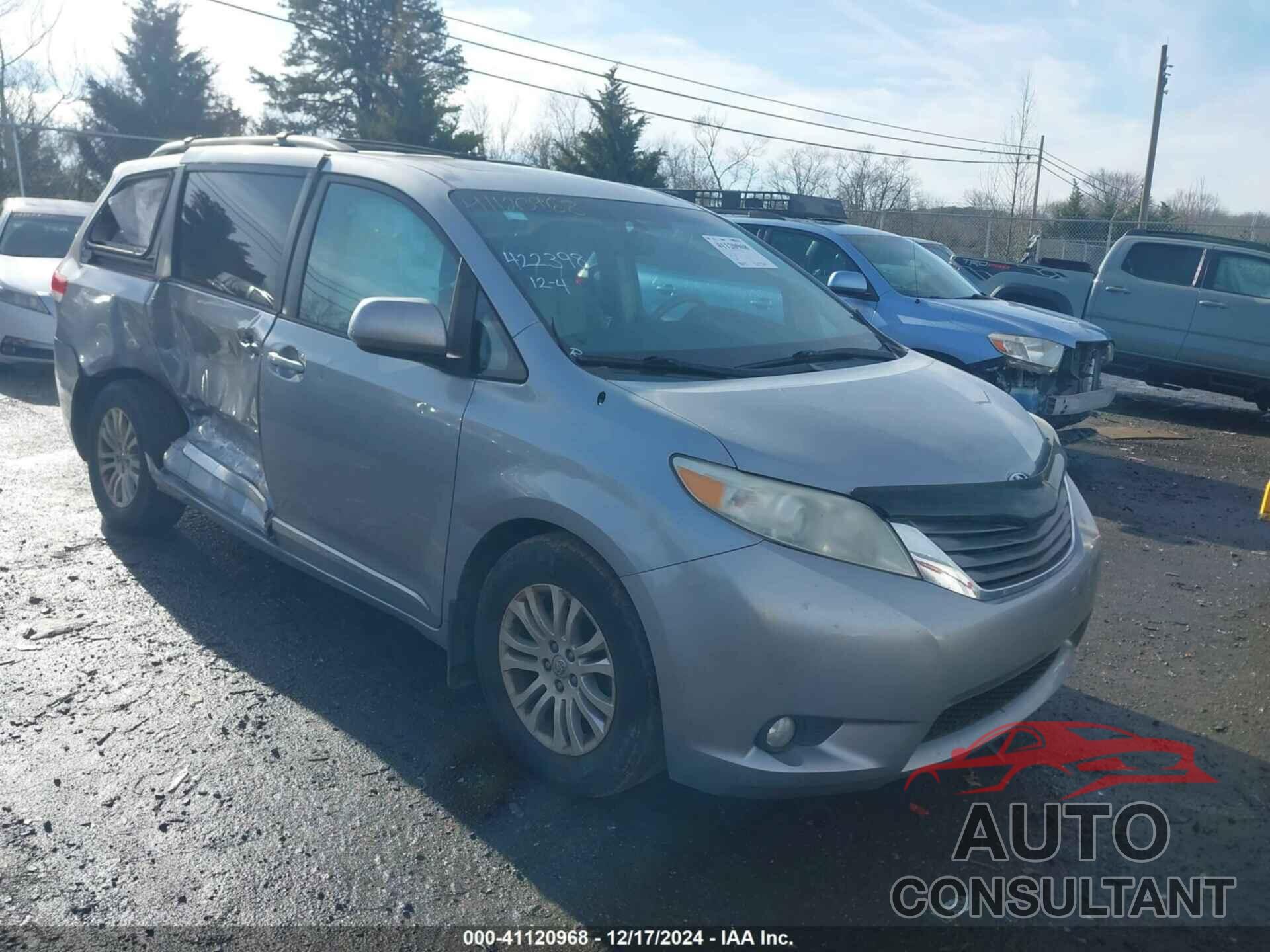 TOYOTA SIENNA 2013 - 5TDYK3DC9DS371938