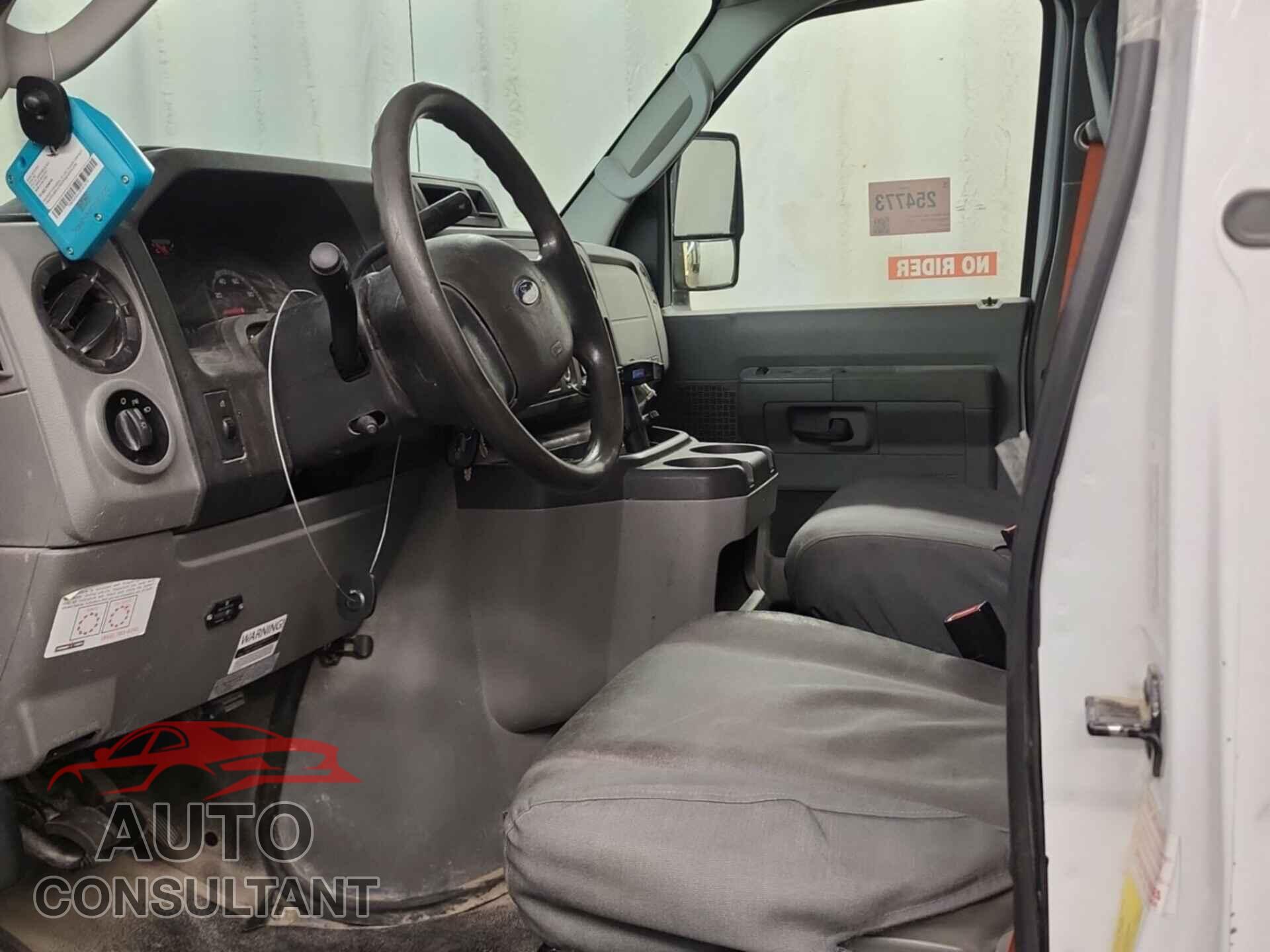 FORD ECONOLINE 2018 - 1FDXE4FS2JDC33304