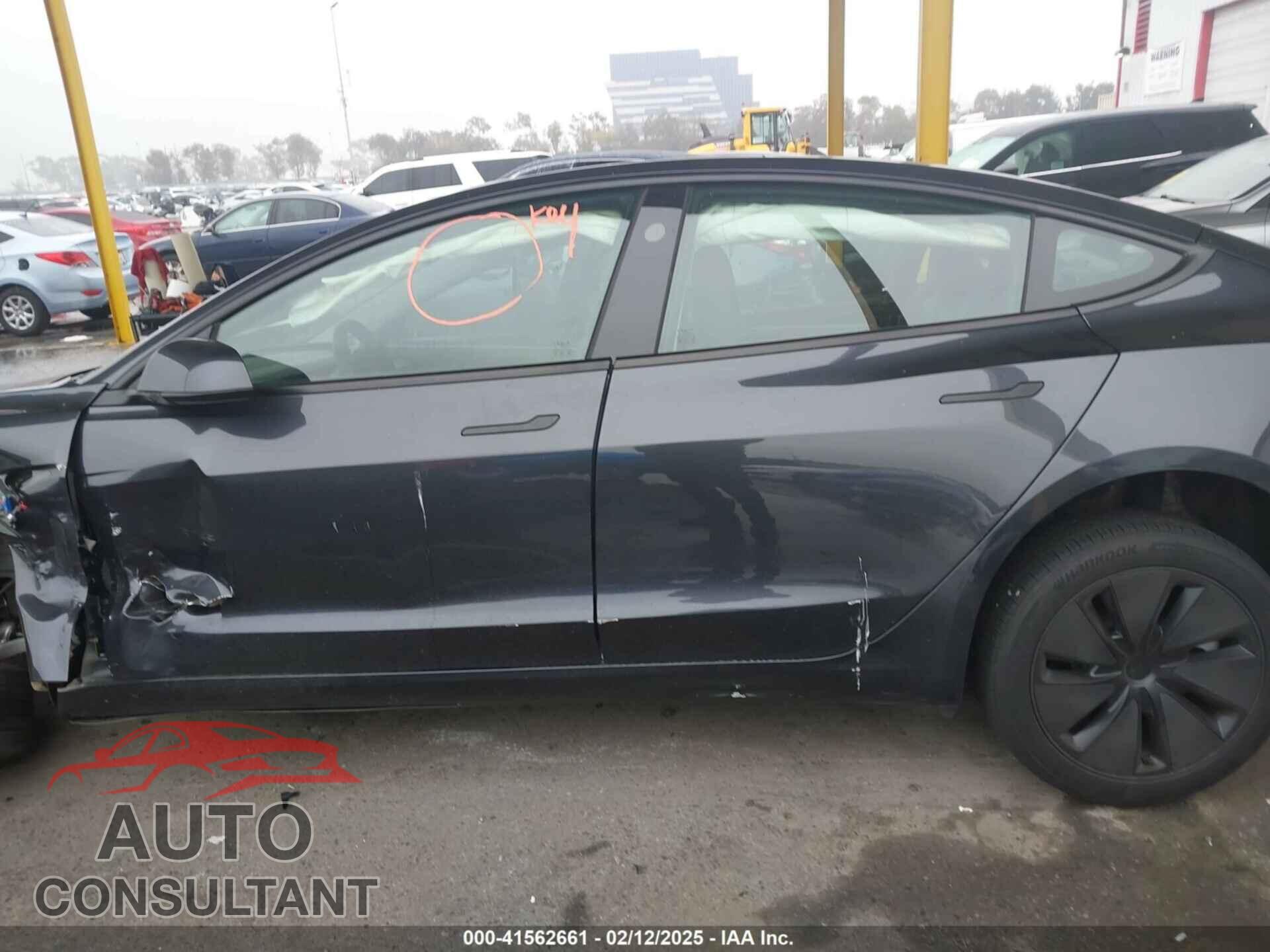 TESLA MODEL 3 2024 - 5YJ3E1EA3RF737102