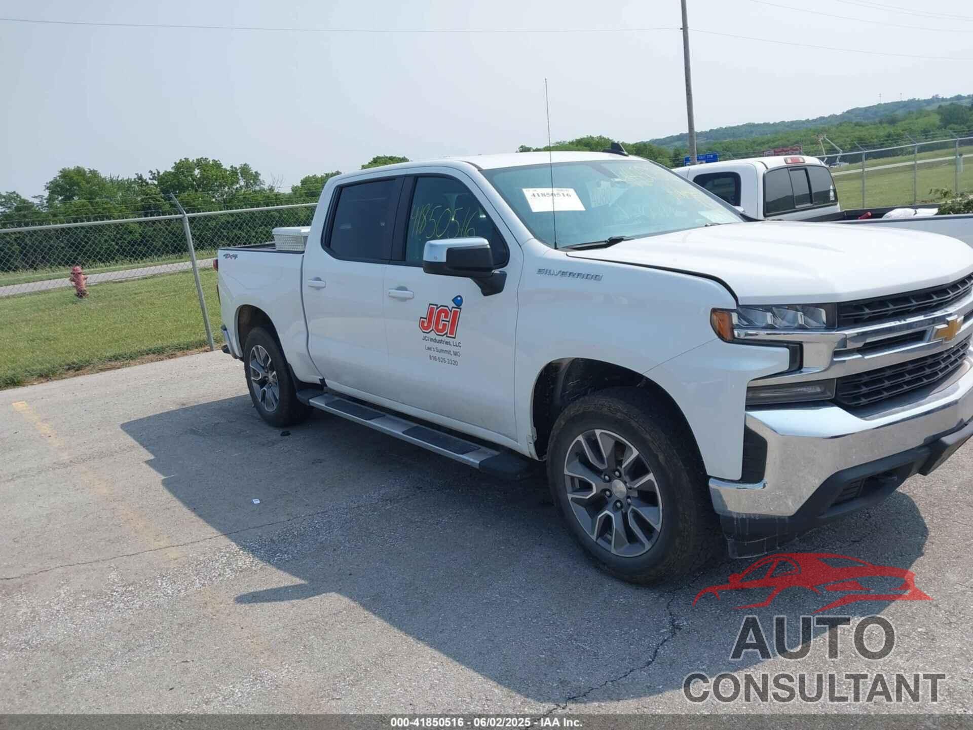 CHEVROLET SILVERADO 1500 2021 - 1GCUYDED2MZ191547