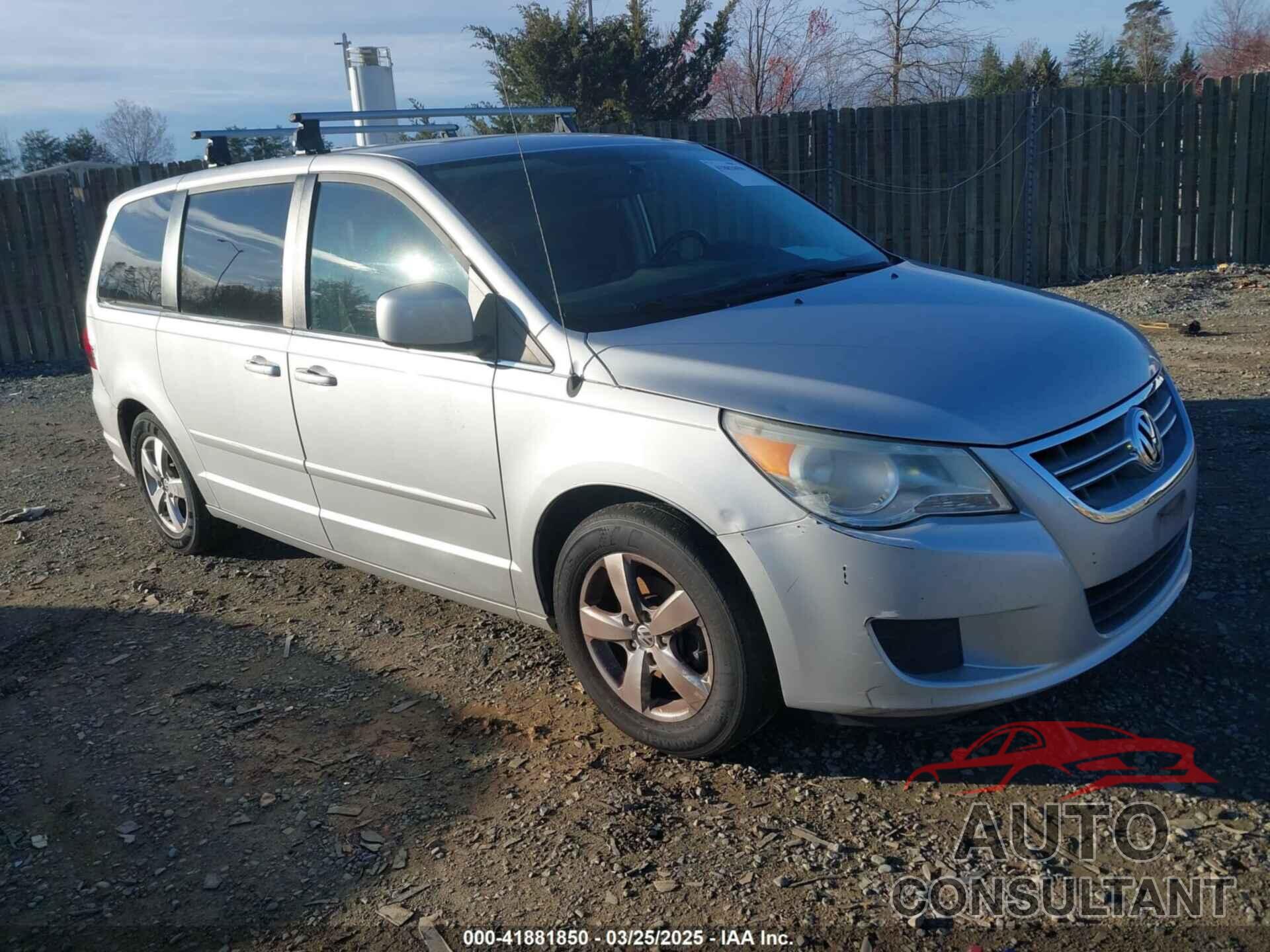 VOLKSWAGEN ROUTAN 2010 - 2V4RW5DX4AR295269