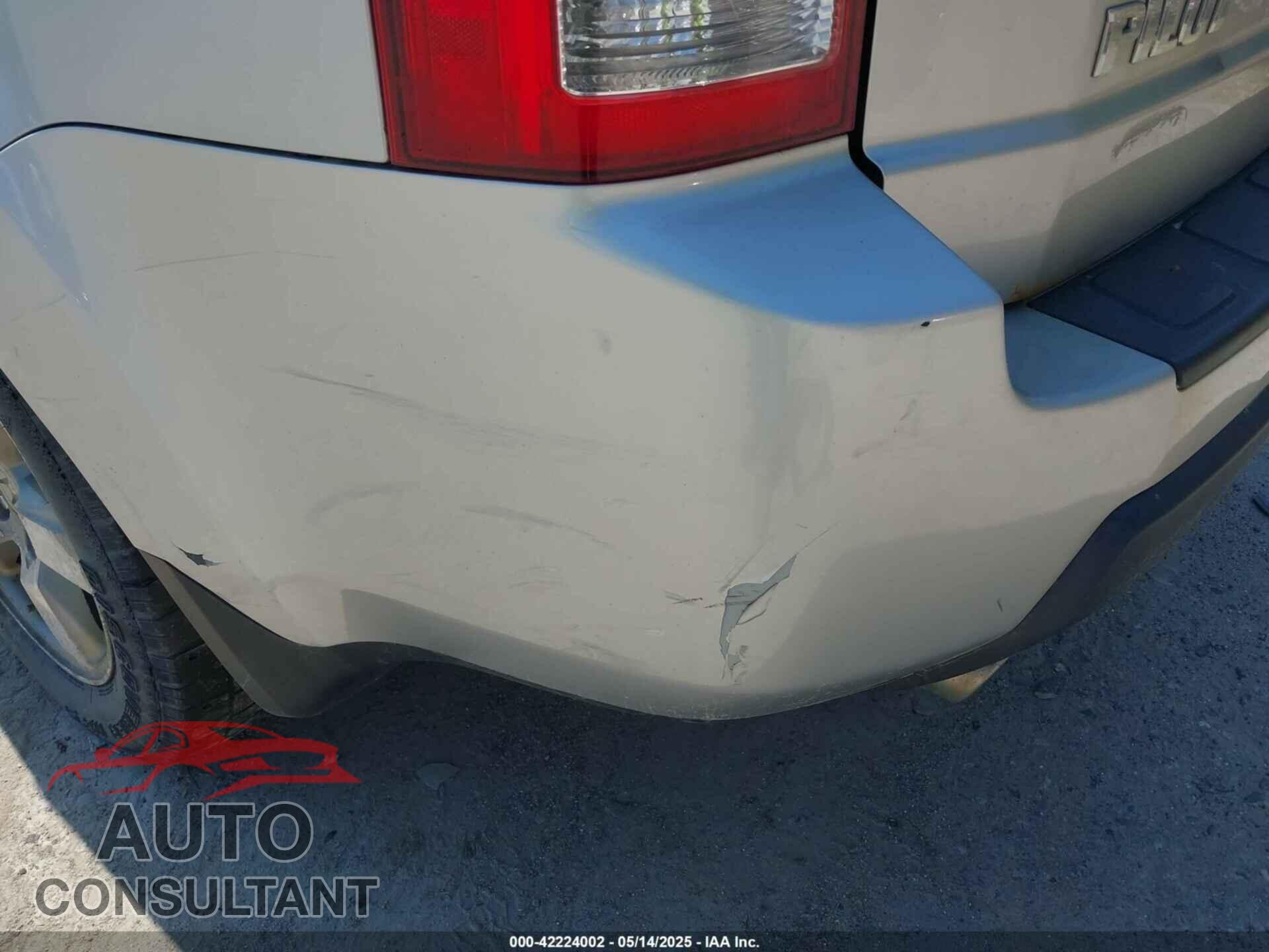 HONDA PILOT 2011 - 5FNYF4H64BB020130