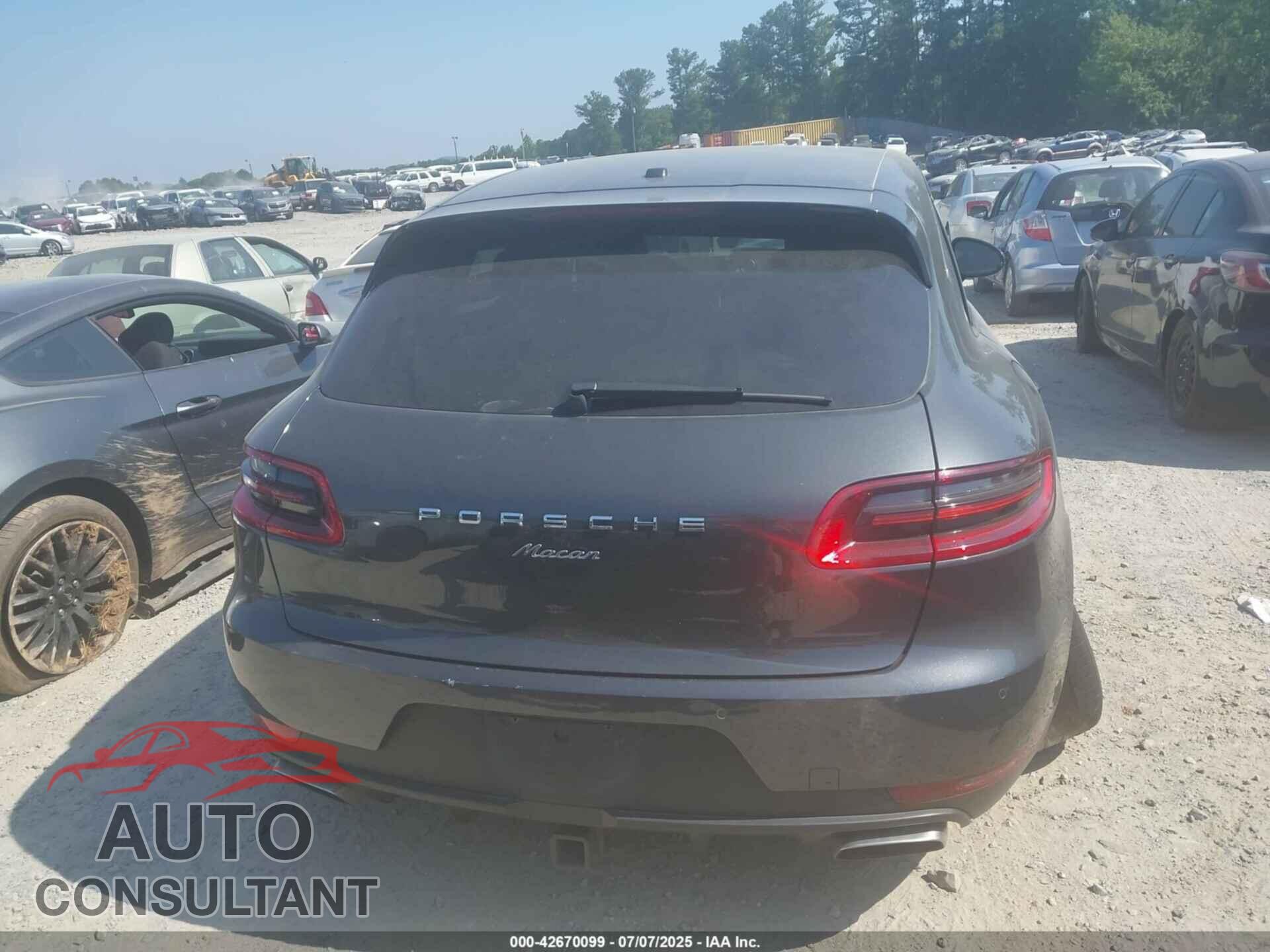 PORSCHE MACAN 2017 - WP1AA2A52HLB04764