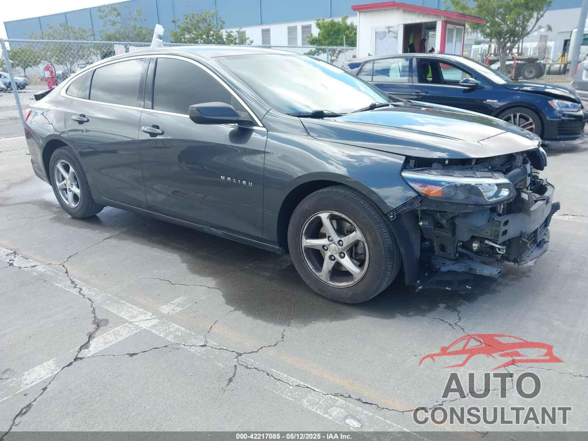 CHEVROLET MALIBU 2017 - 1G1ZB5ST3HF135691
