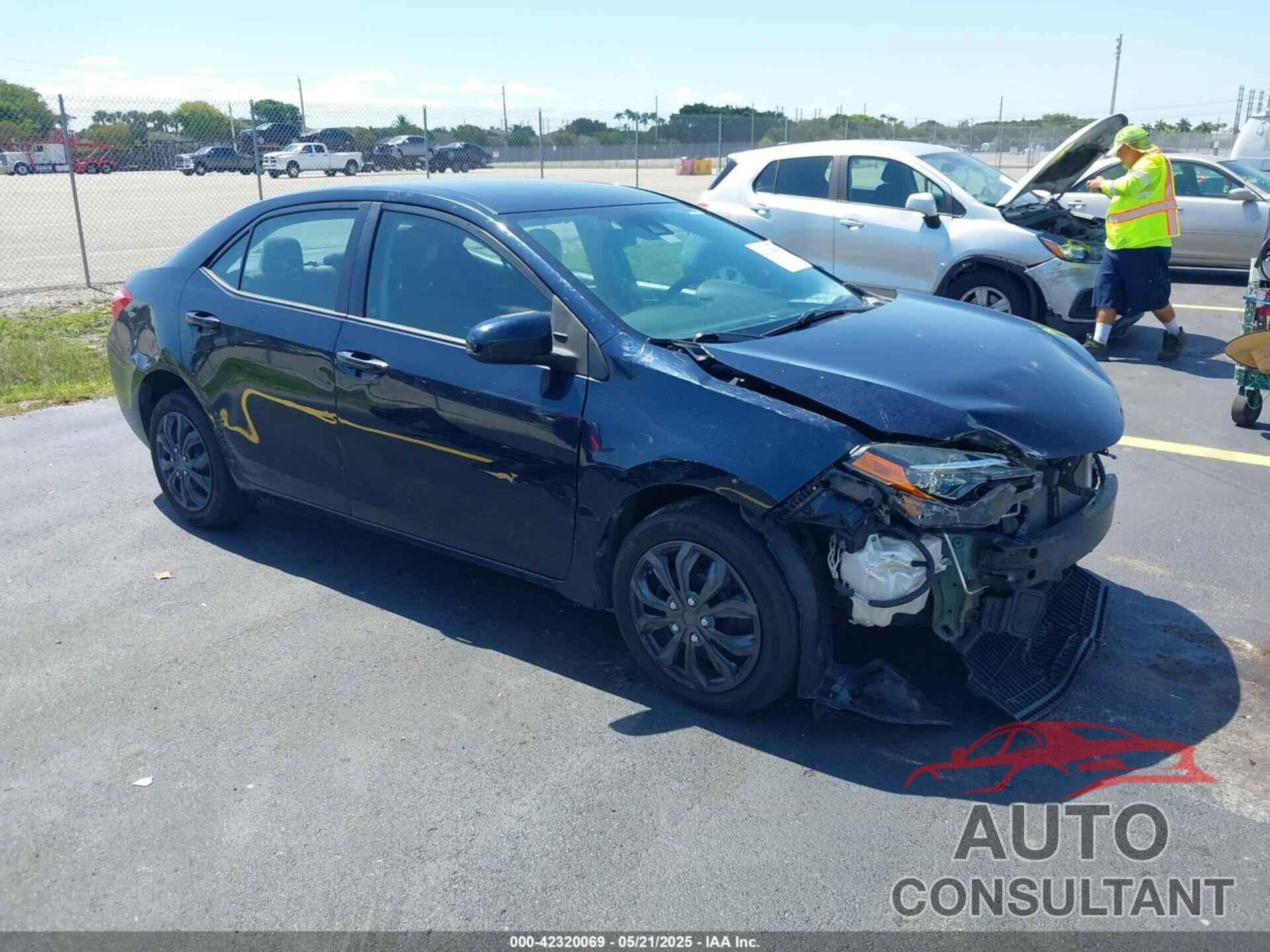 TOYOTA COROLLA 2018 - 5YFBURHE8JP843887