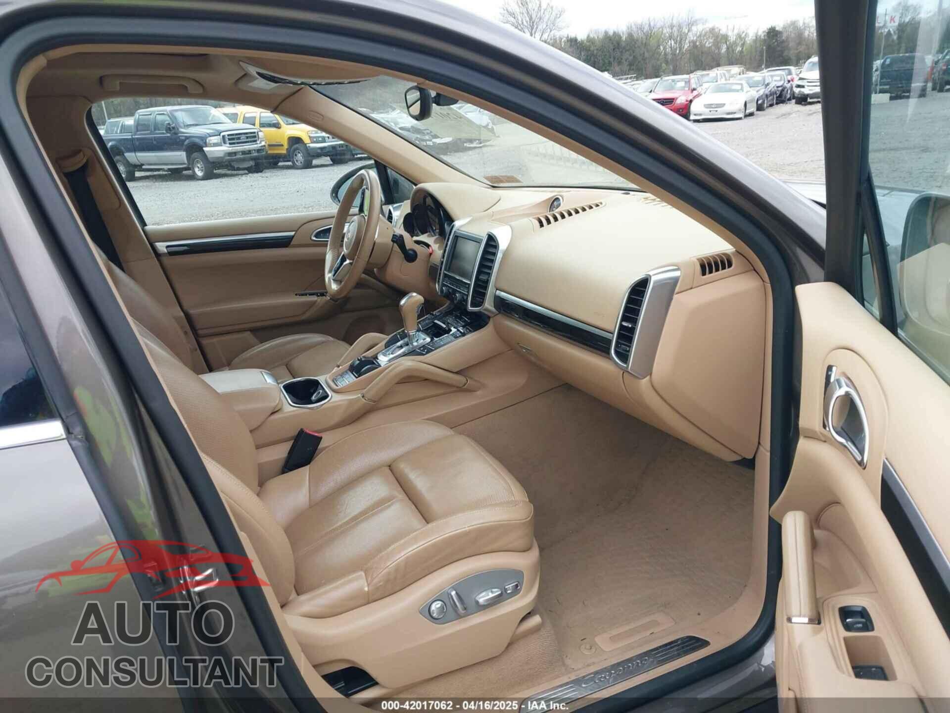 PORSCHE CAYENNE 2016 - WP1AA2A22GKA08241
