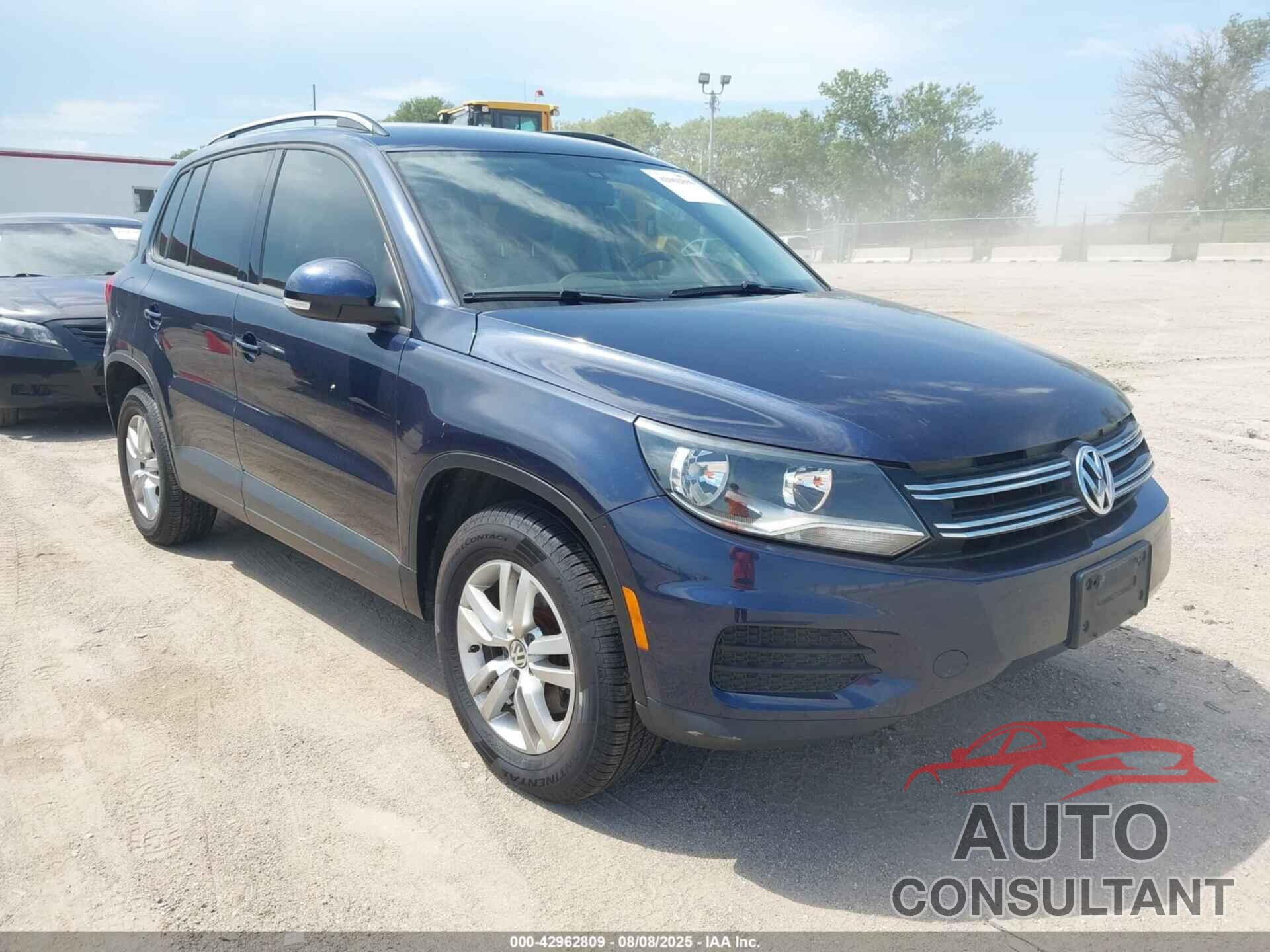 VOLKSWAGEN TIGUAN 2016 - WVGBV7AX2GW578120