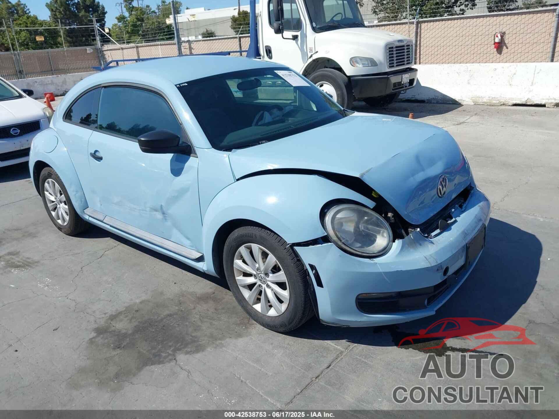 VOLKSWAGEN BEETLE 2015 - 3VWF17AT6FM639589