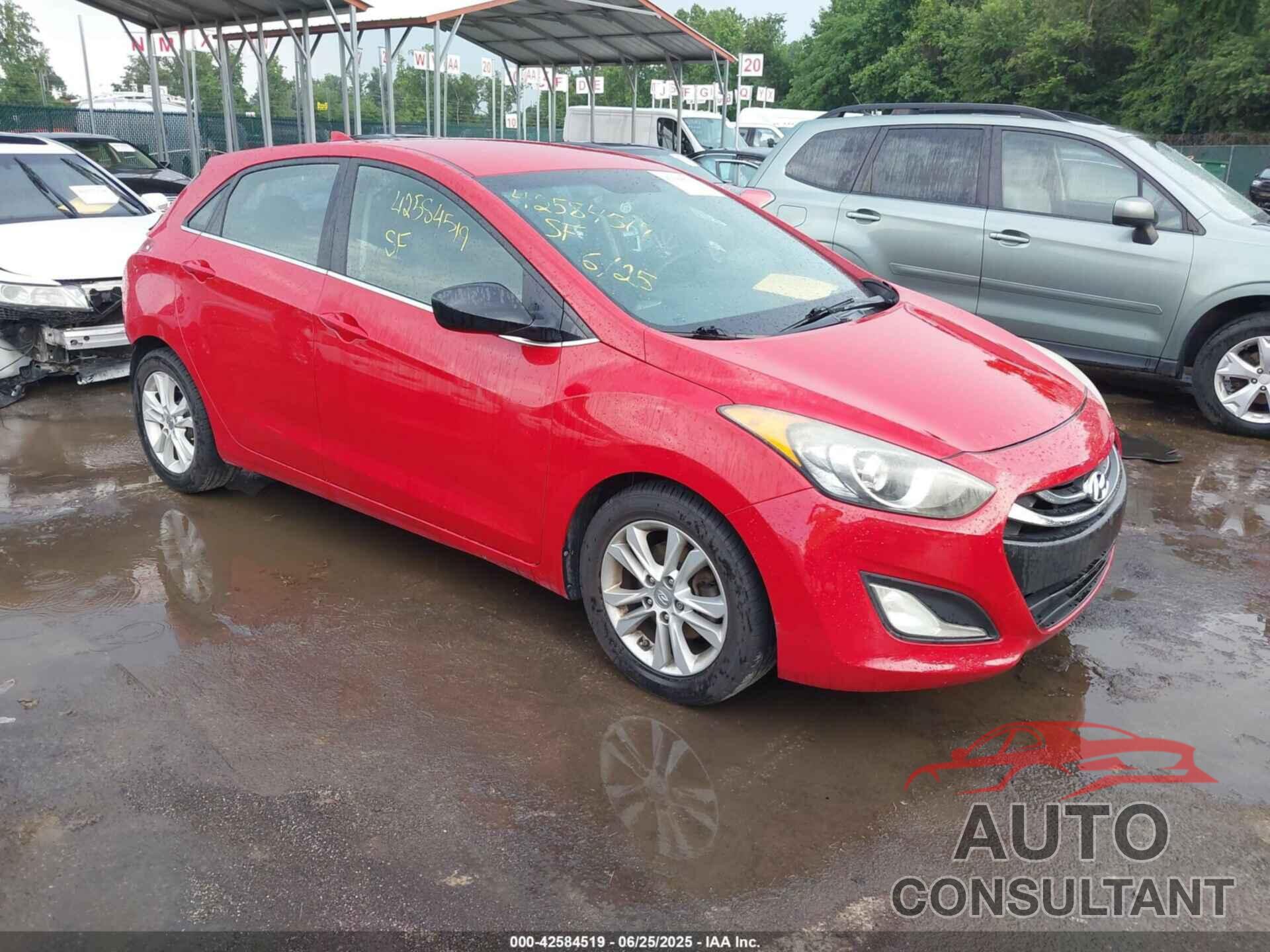 HYUNDAI ELANTRA GT 2013 - KMHD35LE5DU108377