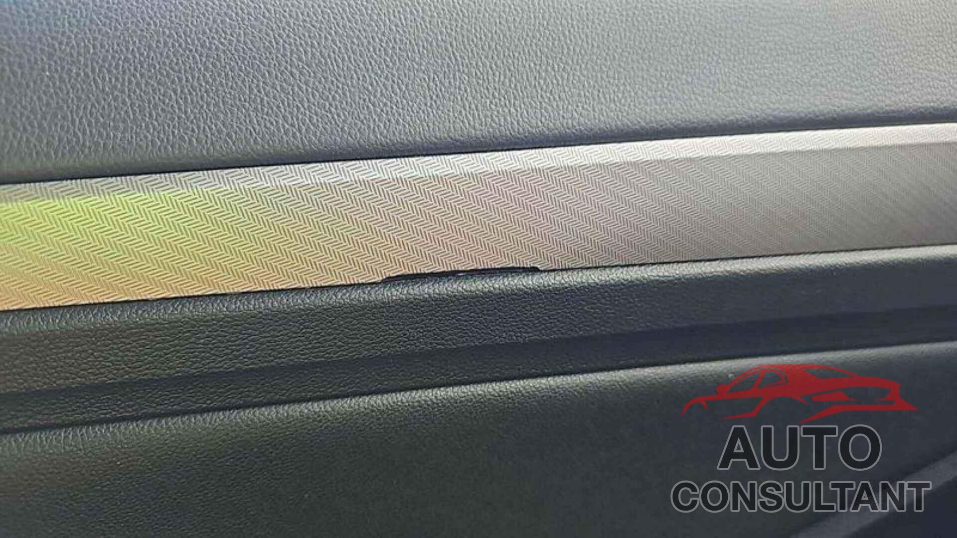 VOLKSWAGEN JETTA 2024 - 3VW5M7BU0RM051346