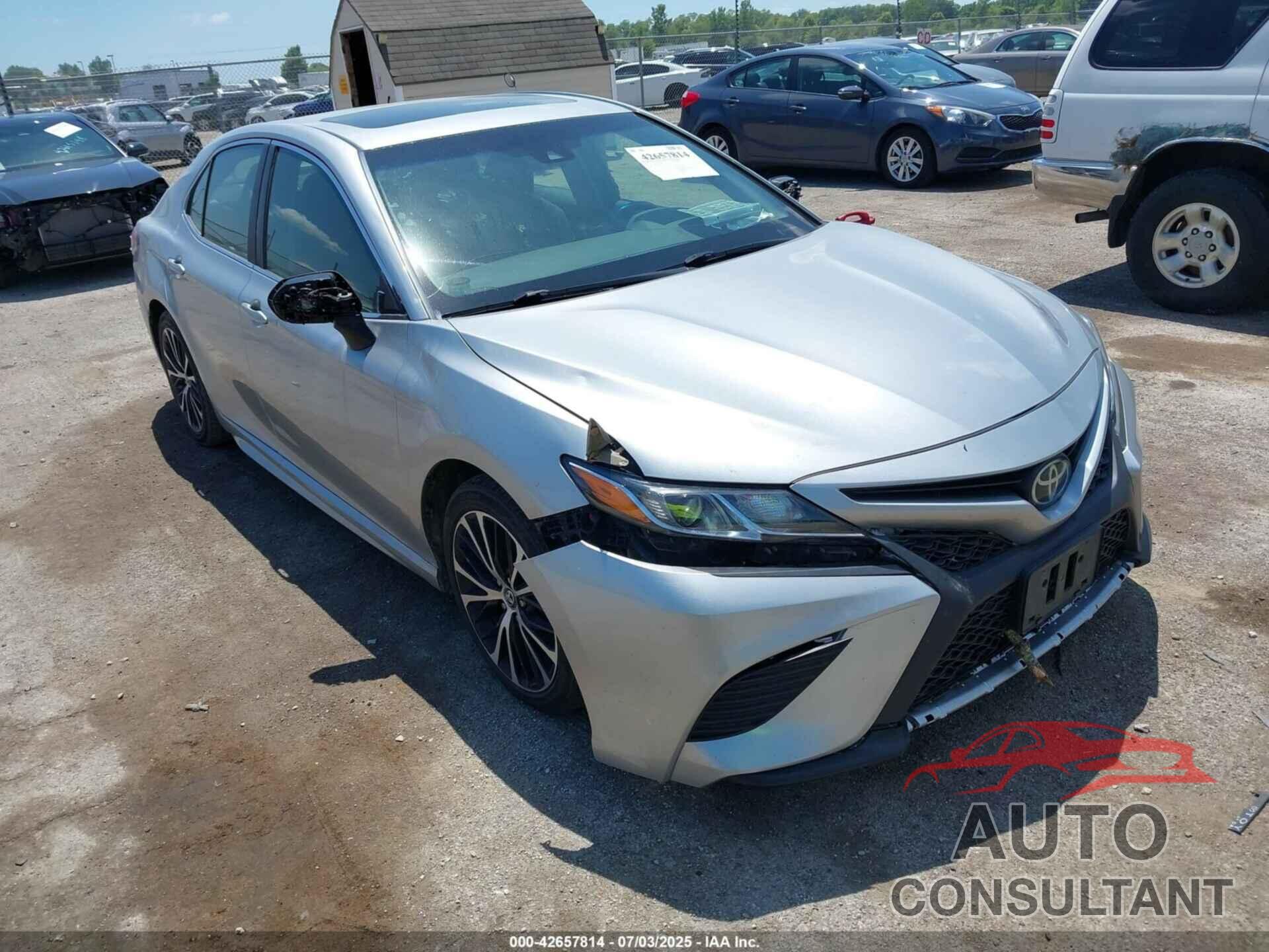 TOYOTA CAMRY 2018 - 4T1B11HK9JU027477