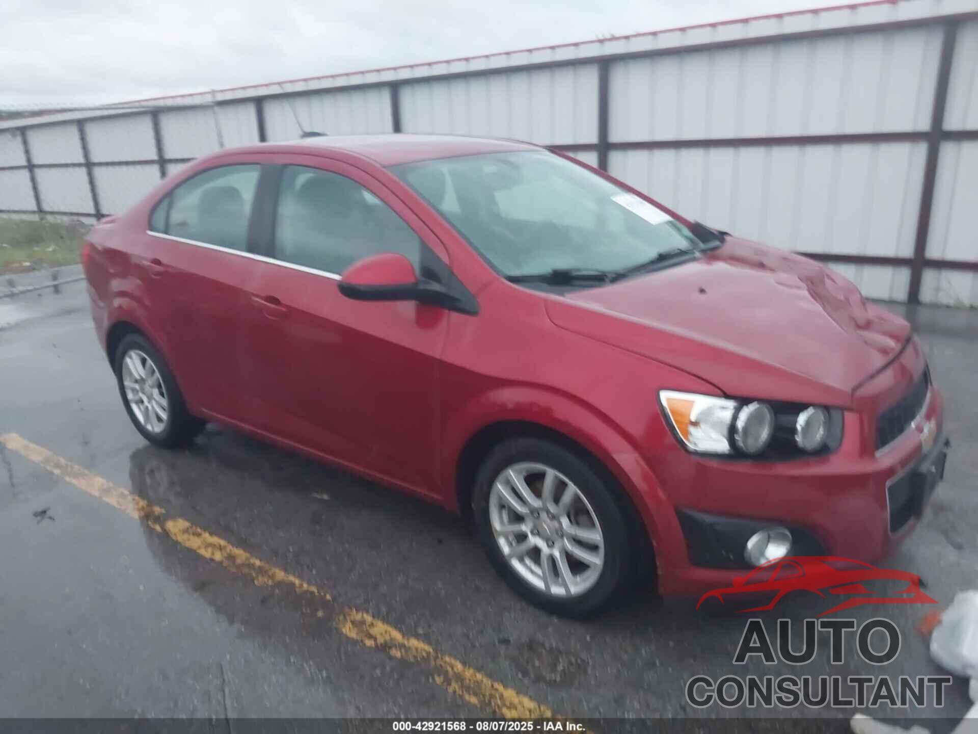 CHEVROLET SONIC 2015 - 1G1JC5SH8F4220010