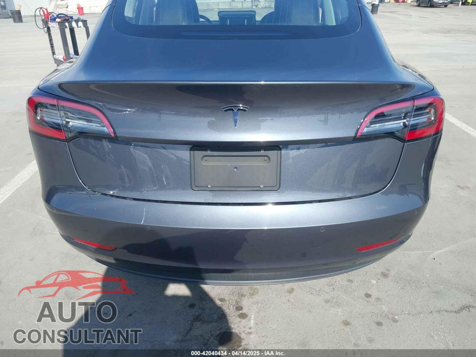 TESLA MODEL 3 2018 - 5YJ3E1EA5JF158505
