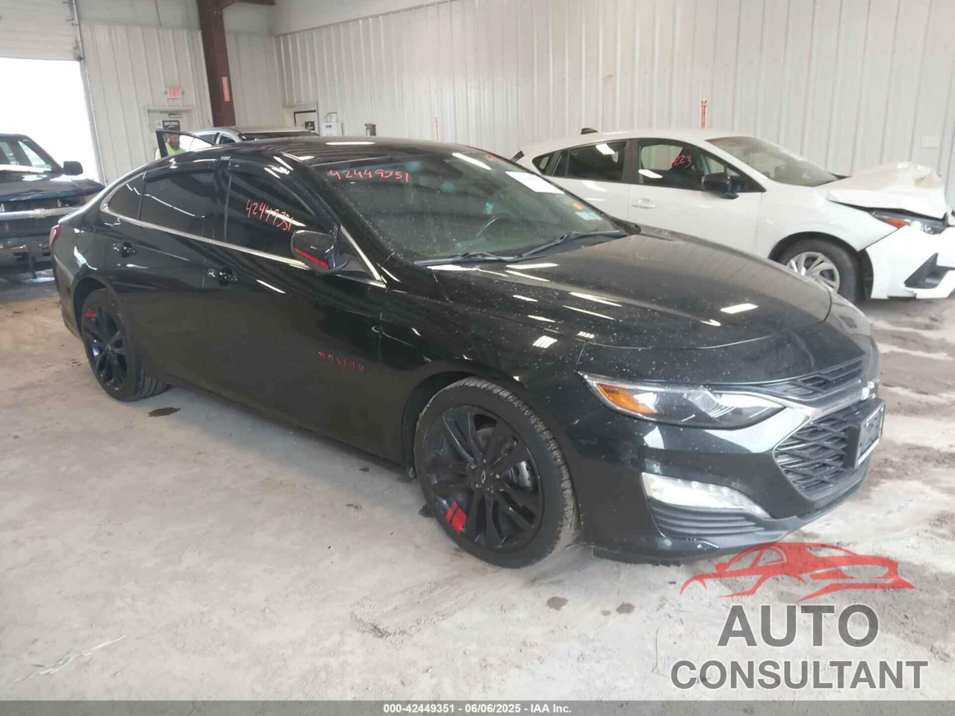 CHEVROLET MALIBU 2021 - 1G1ZD5ST1MF058498