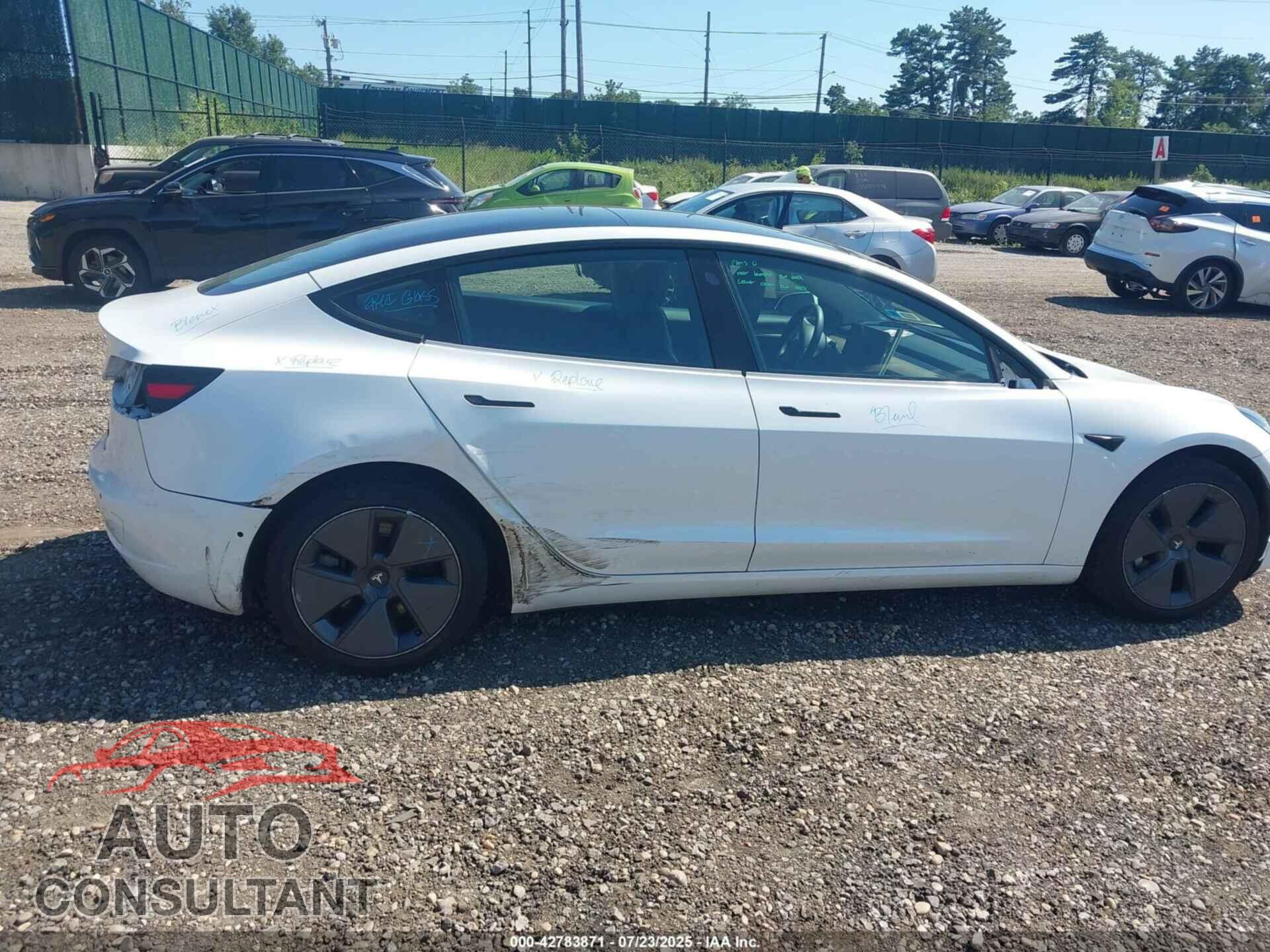 TESLA MODEL 3 2021 - 5YJ3E1EA0MF085614