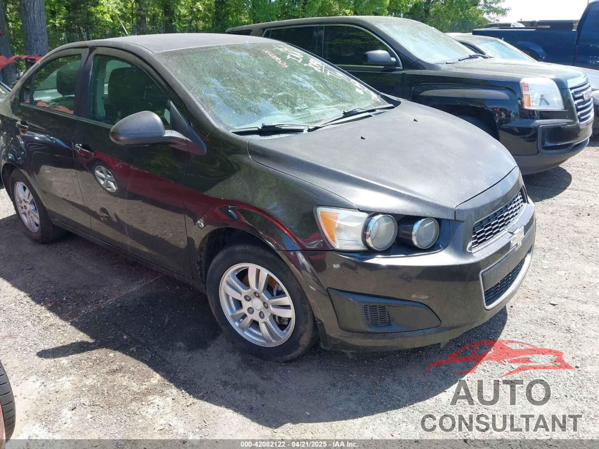 CHEVROLET SONIC 2013 - 1G1JC5SH6D4201811