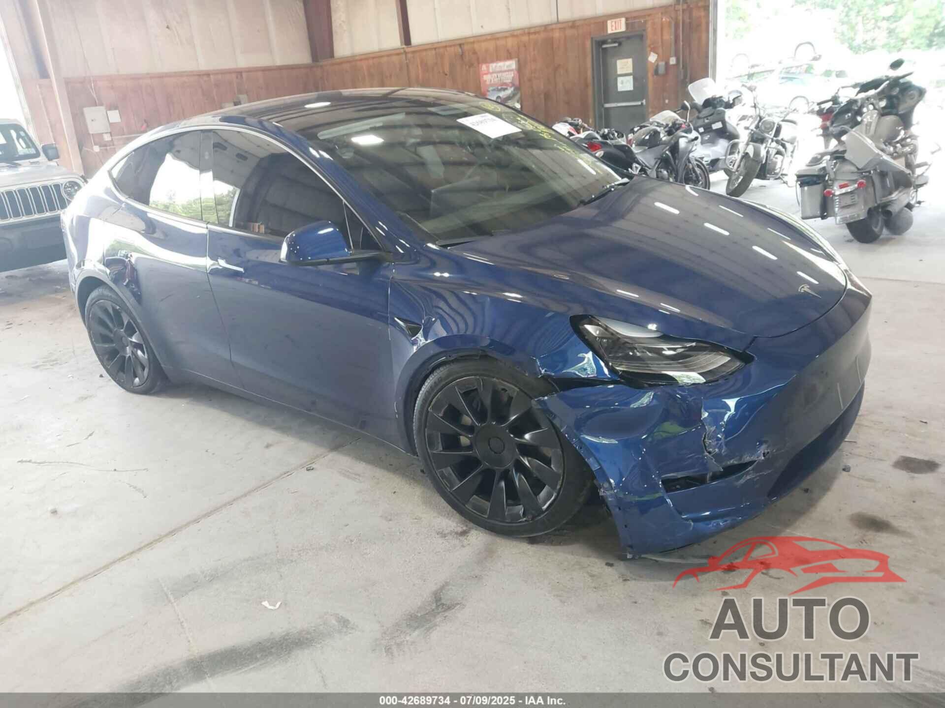TESLA MODEL Y 2023 - 7SAYGDEE9PF889132