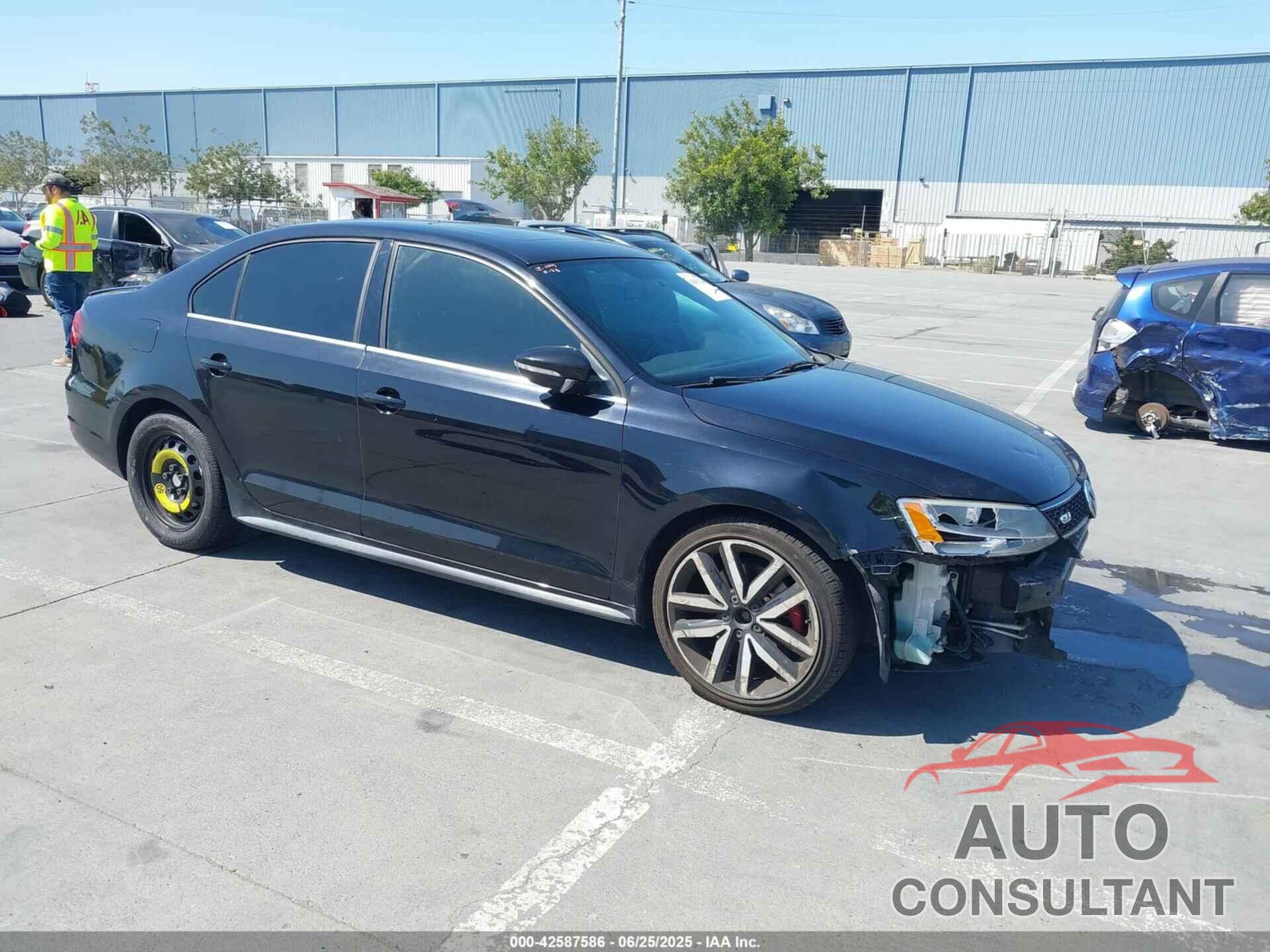 VOLKSWAGEN JETTA 2013 - 3VW4A7AJ9DM272092