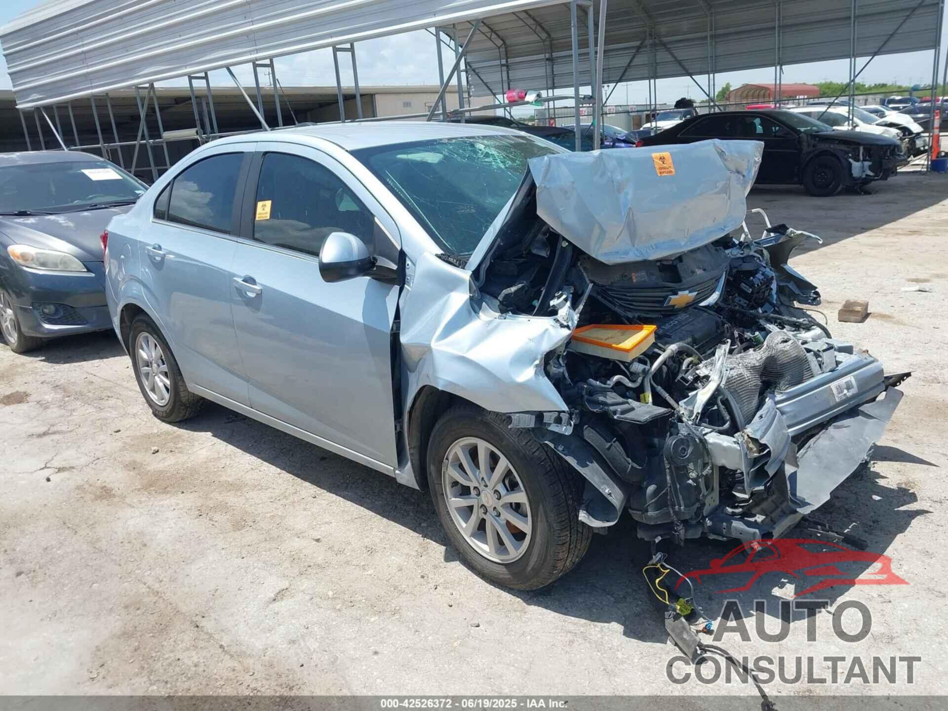 CHEVROLET SONIC 2018 - 1G1JD5SHXJ4103650