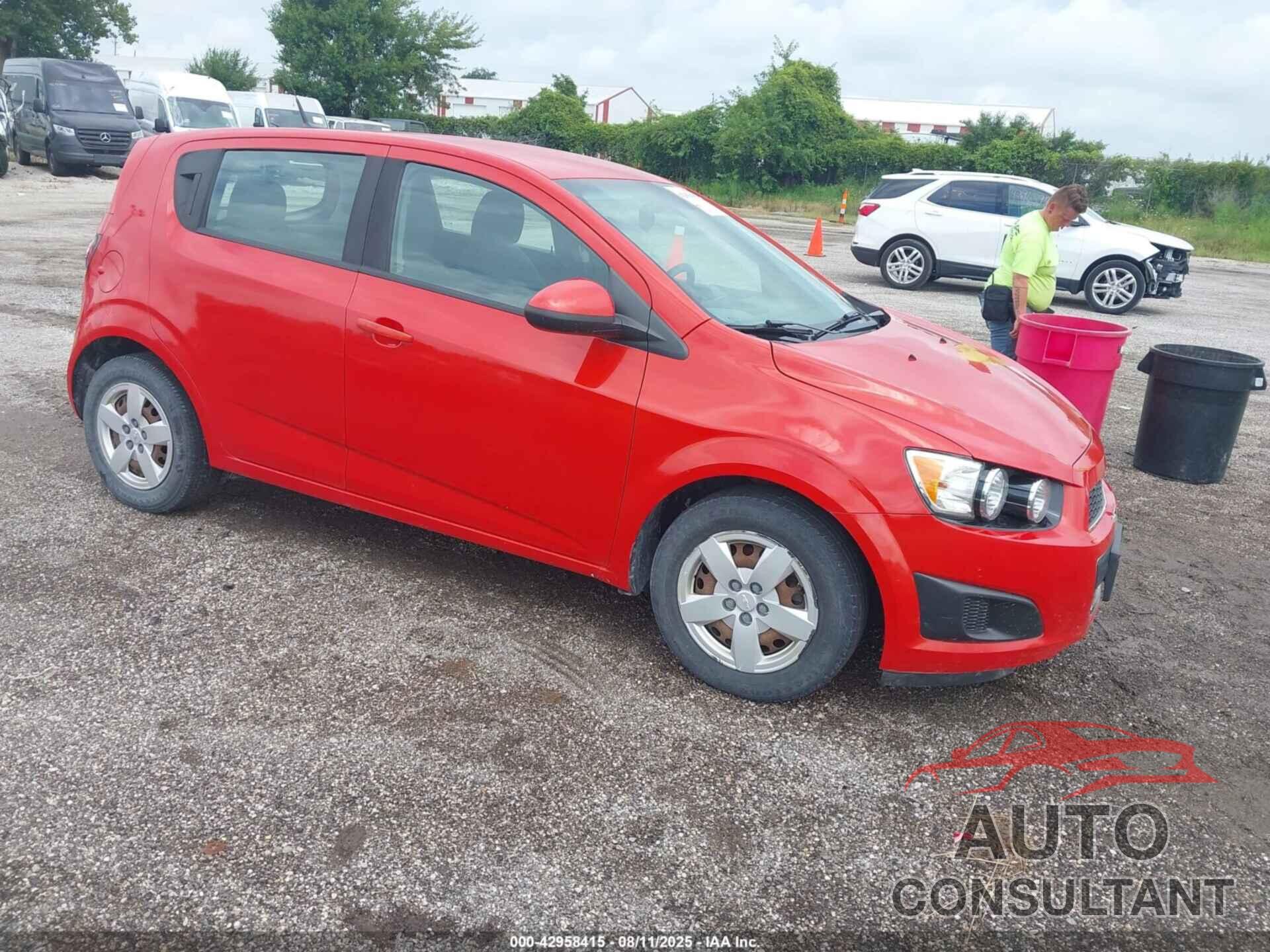 CHEVROLET SONIC 2013 - 1G1JA6SH4D4216836