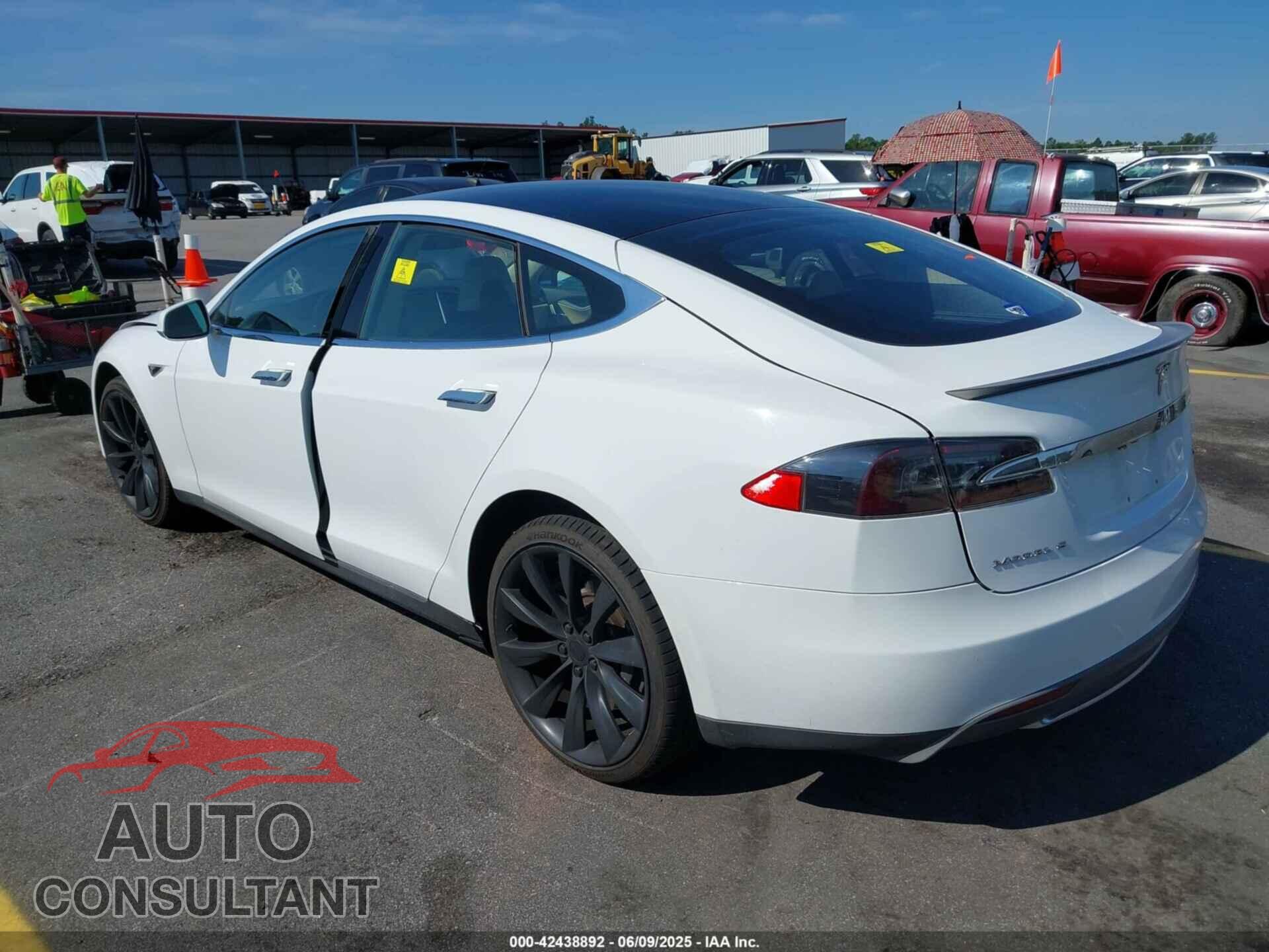 TESLA MODEL S 2013 - 5YJSA1CP1DFP06681