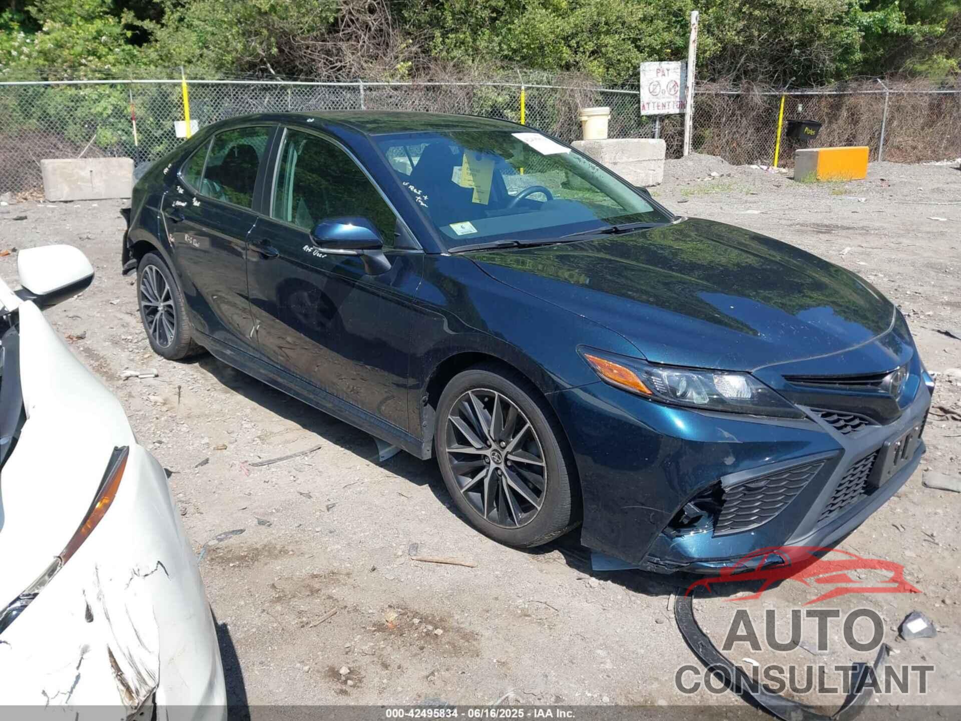 TOYOTA CAMRY 2021 - 4T1G11BK4MU042911