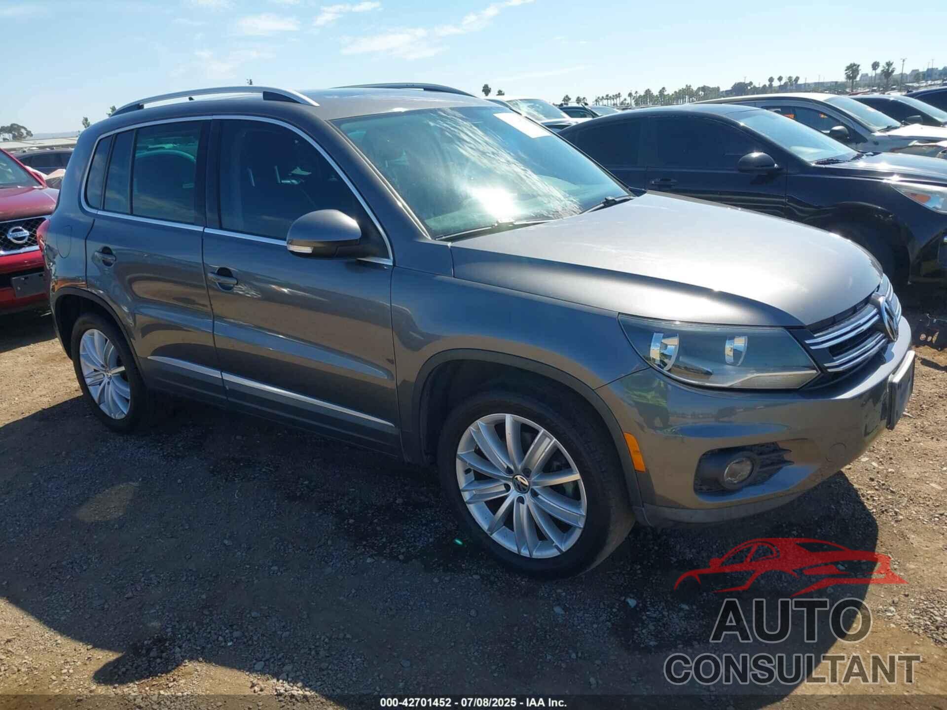 VOLKSWAGEN TIGUAN 2012 - WVGAV7AX7CW000195
