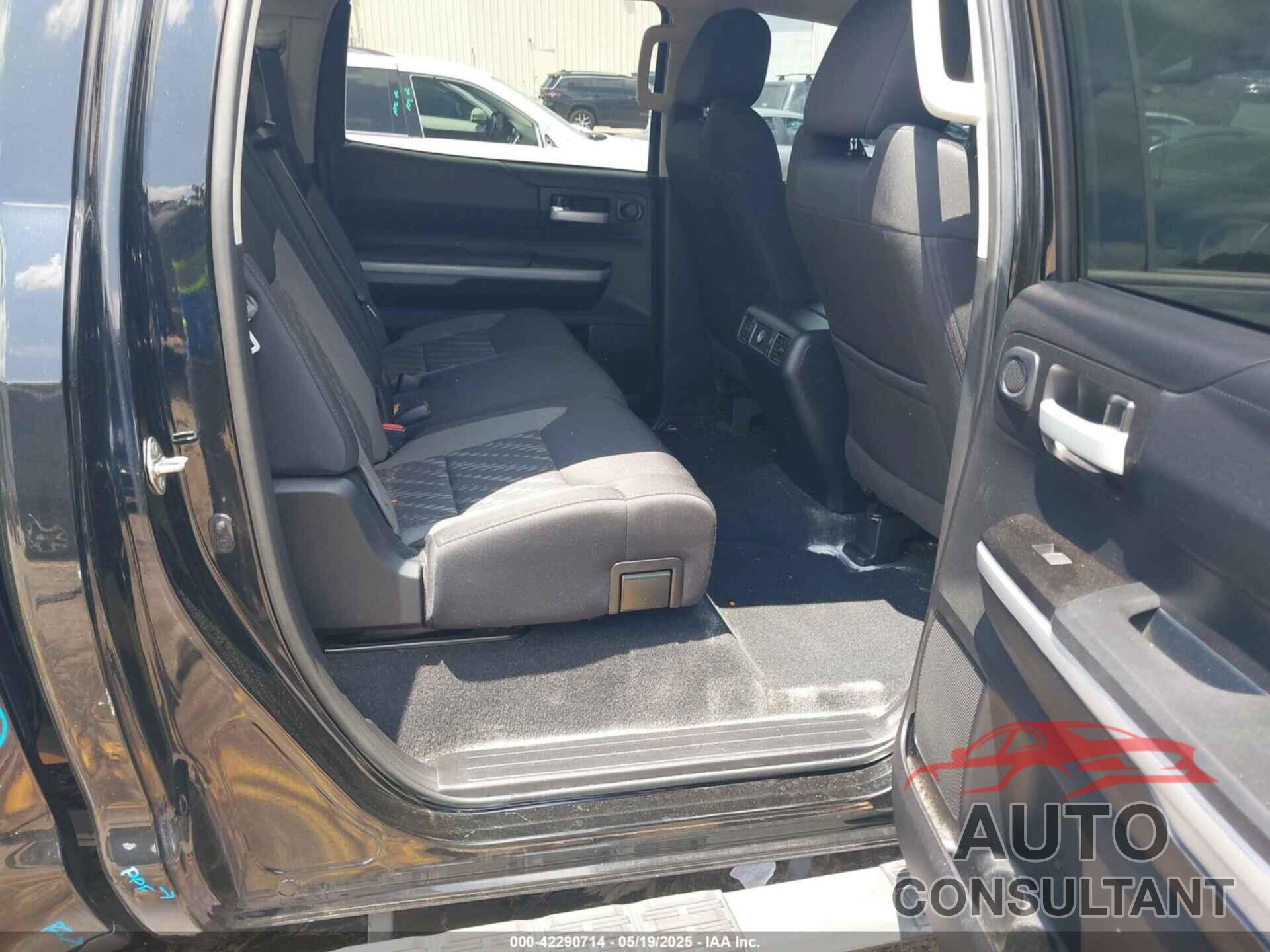 TOYOTA TUNDRA 2018 - 5TFEY5F1XJX232478