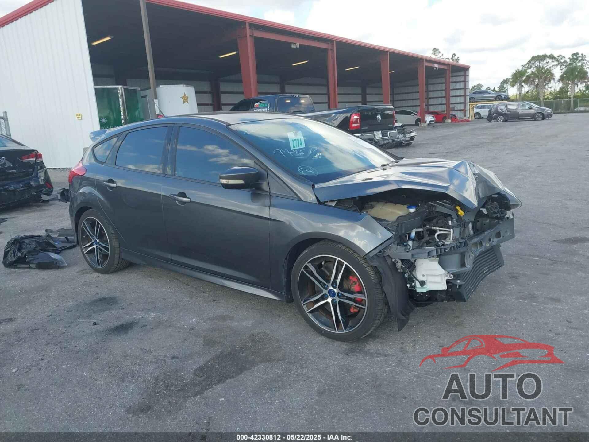 FORD FOCUS ST 2016 - 1FADP3L9XGL389785