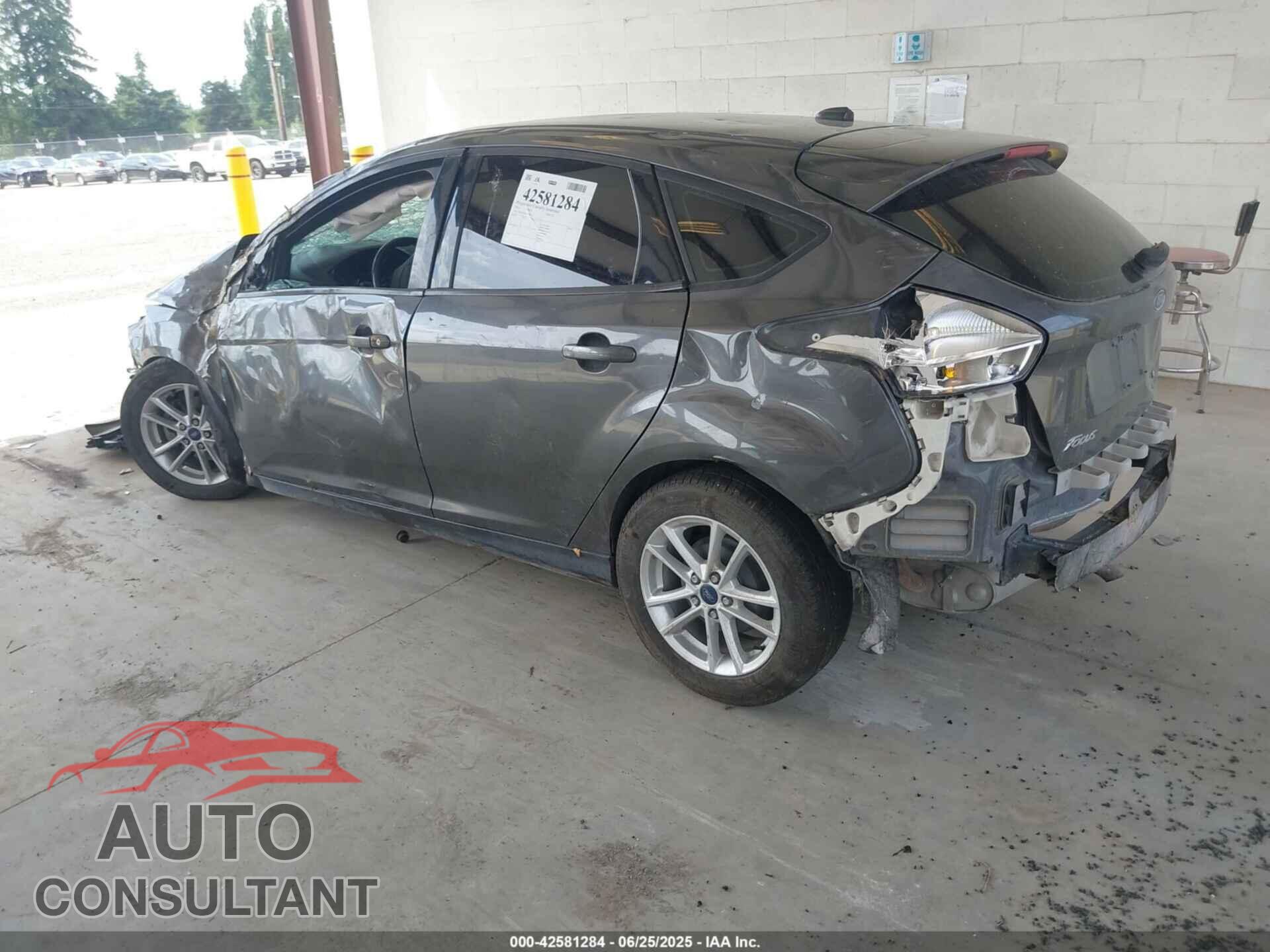 FORD FOCUS 2016 - 1FADP3K2XGL238417