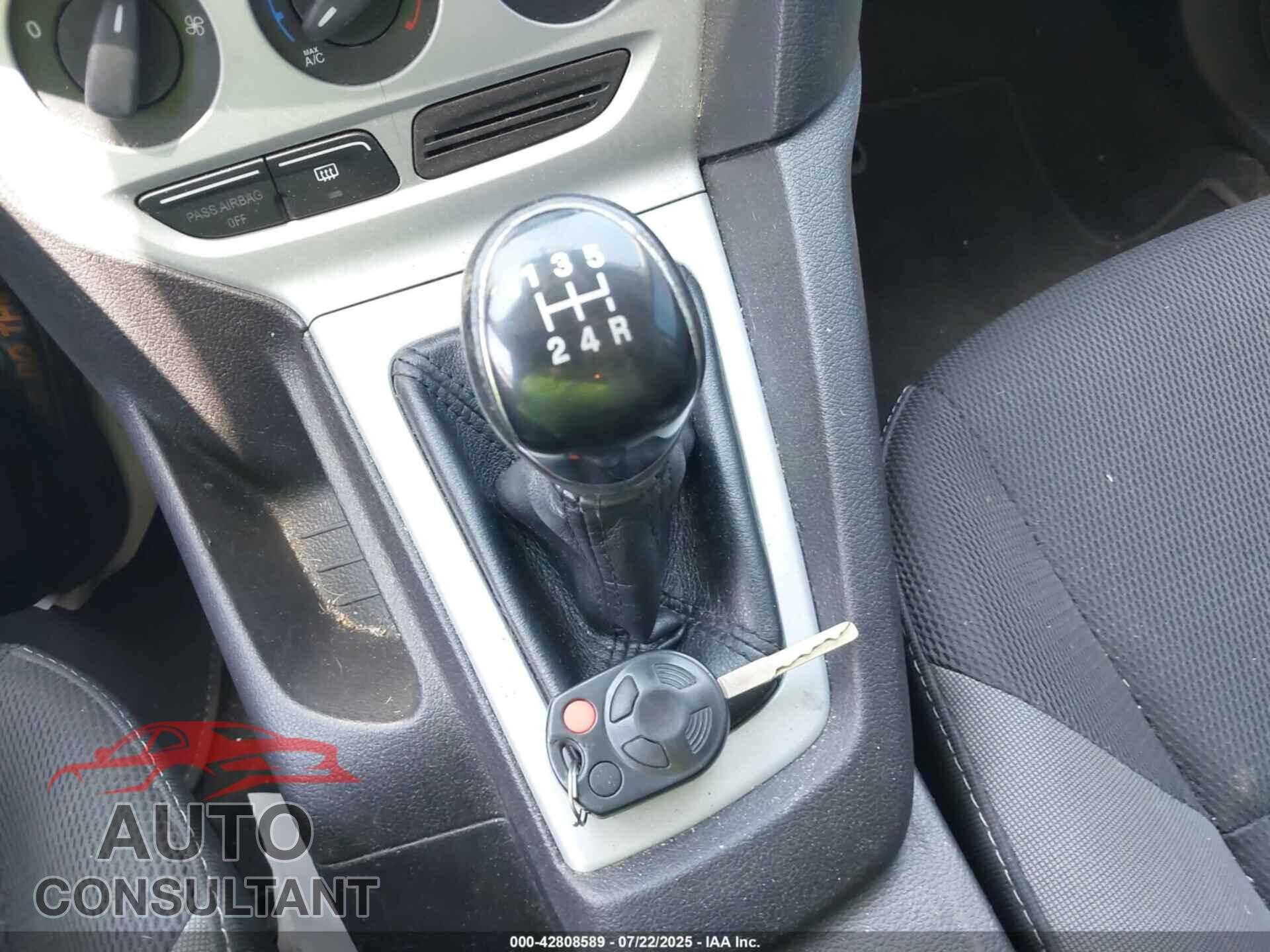FORD FOCUS 2014 - 1FADP3F27EL141330