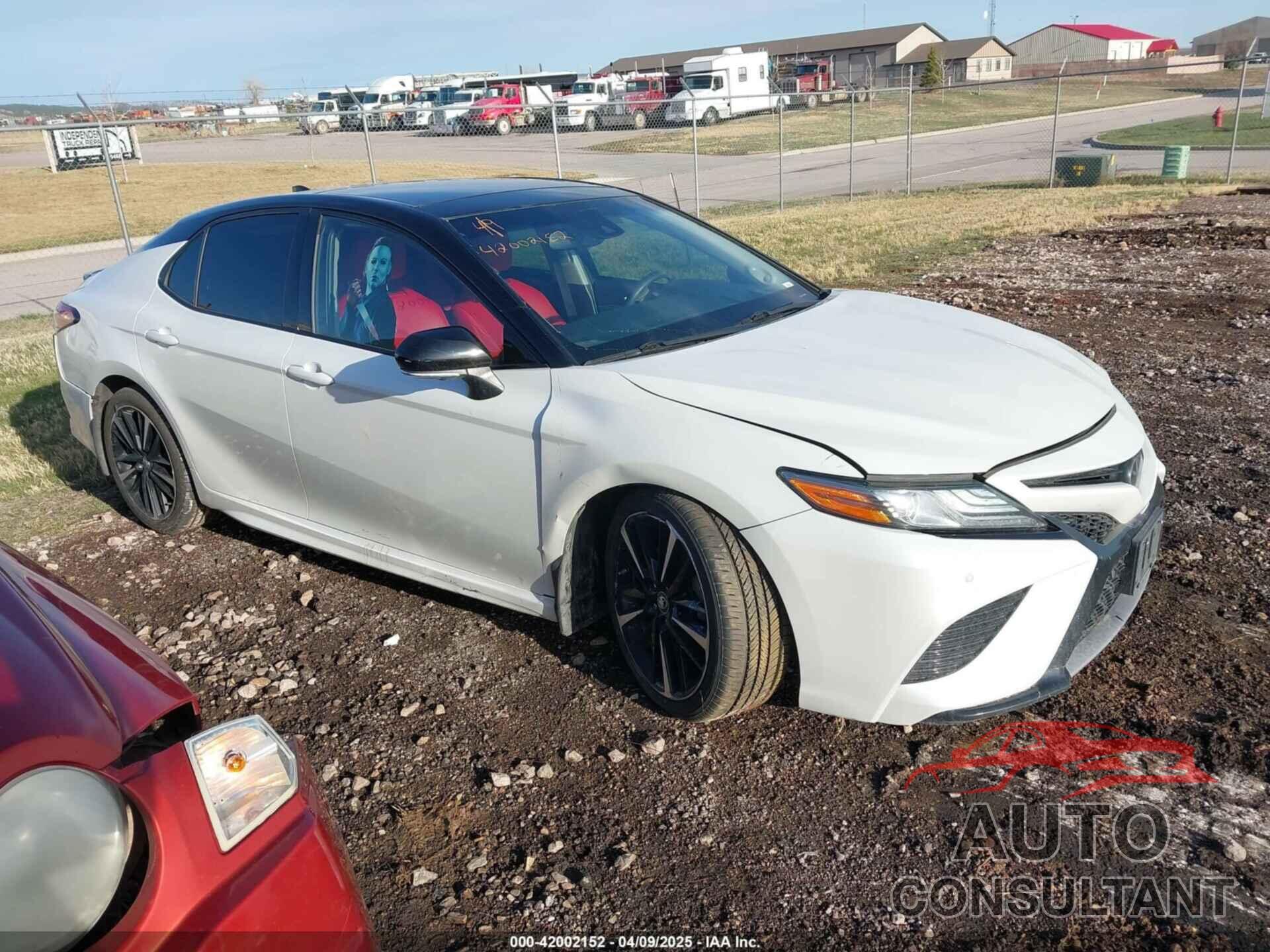 TOYOTA CAMRY 2018 - 4T1BZ1HK2JU020220