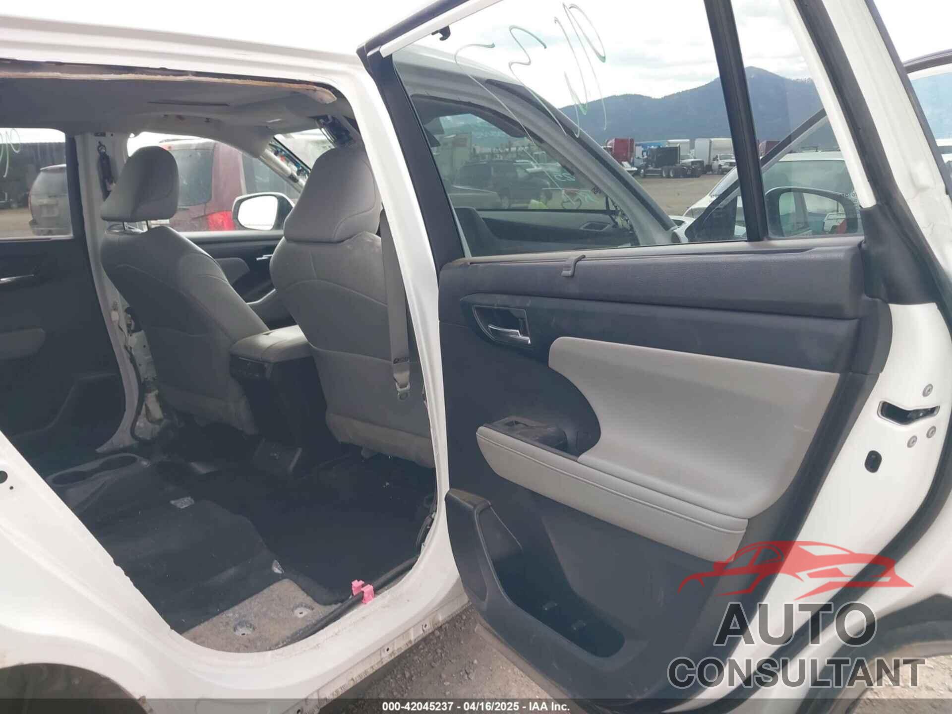 TOYOTA HIGHLANDER 2022 - 5TDGZRBHXNS234405
