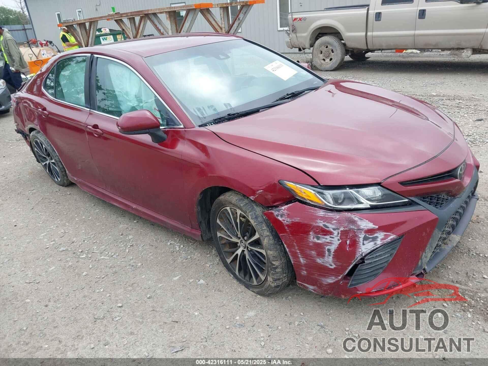 TOYOTA CAMRY 2018 - 4T1B11HK3JU553992