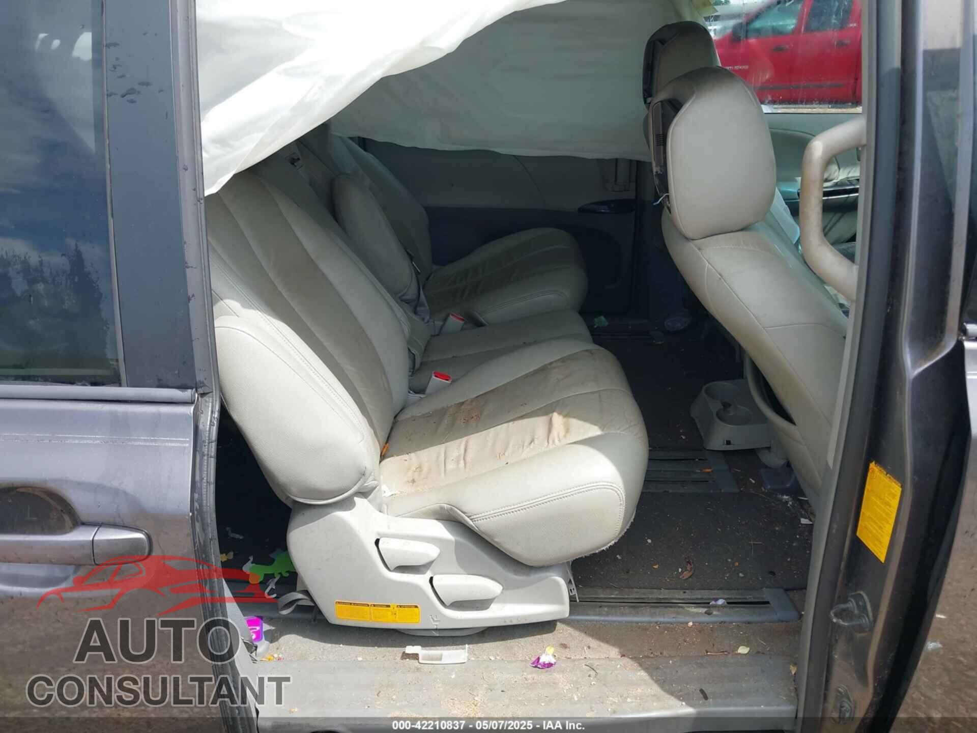 TOYOTA SIENNA 2012 - 5TDKK3DC1CS233122