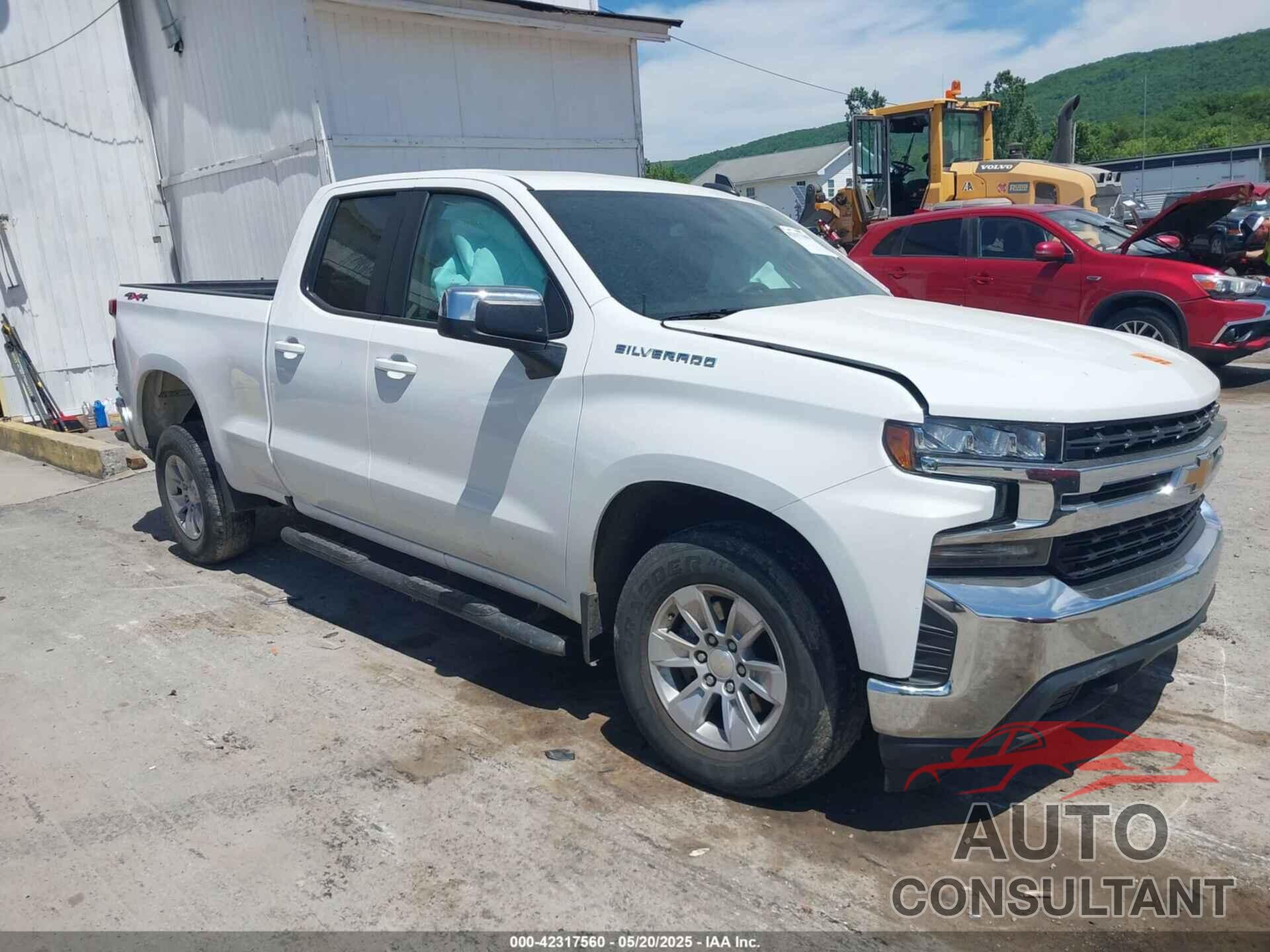 CHEVROLET SILVERADO 1500 2020 - 1GCRYDED2LZ151165