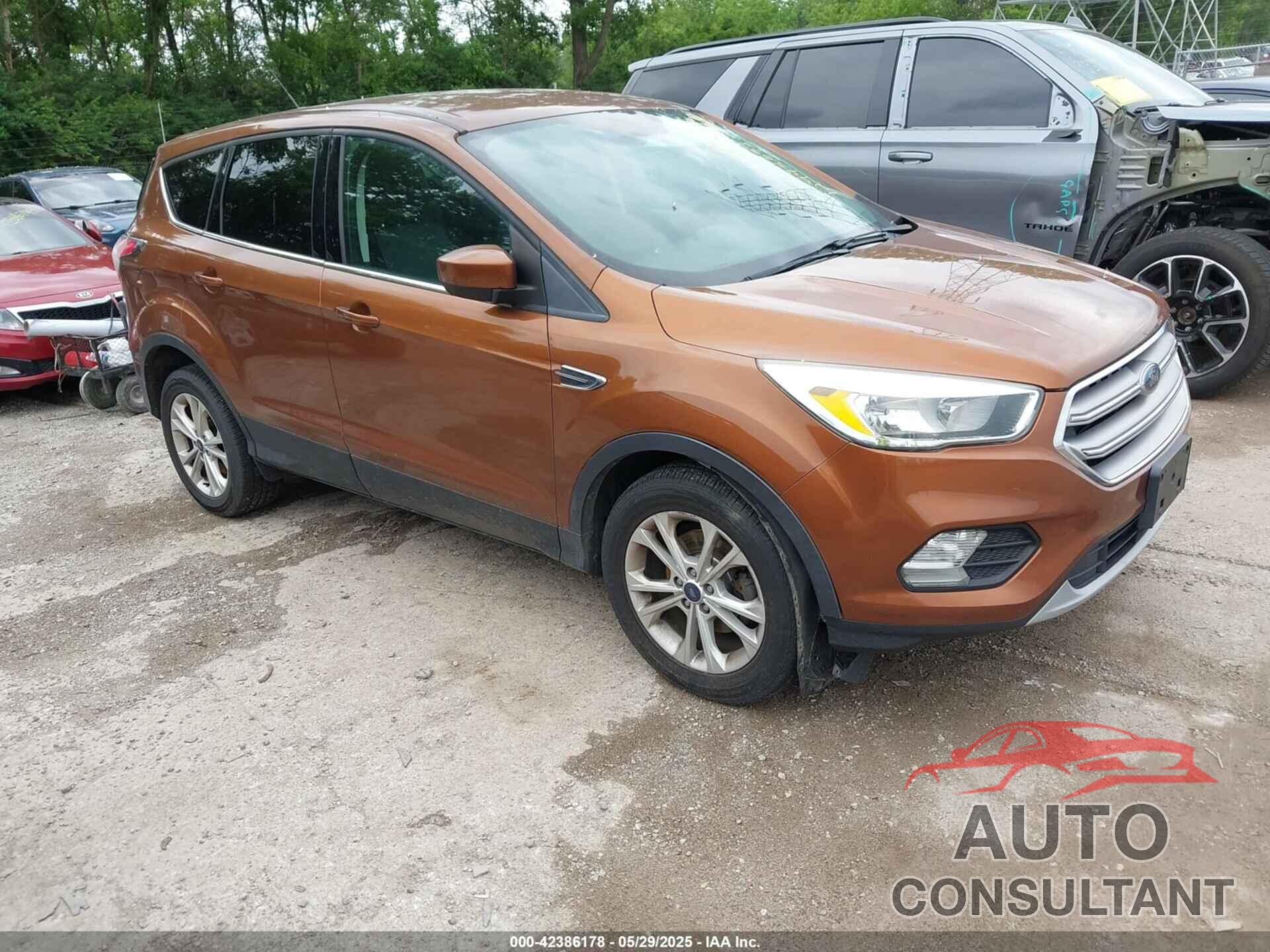 FORD ESCAPE 2017 - 1FMCU0GD9HUA53712