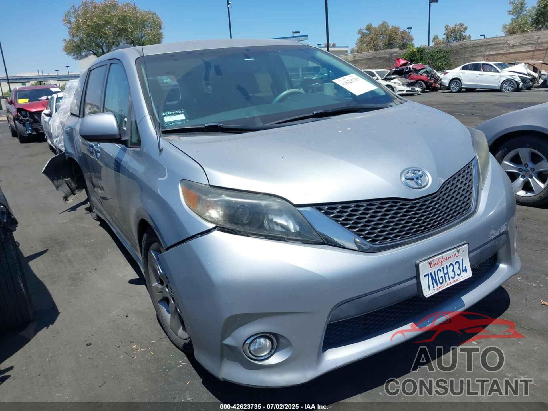 TOYOTA SIENNA 2014 - 5TDXK3DC8ES417109