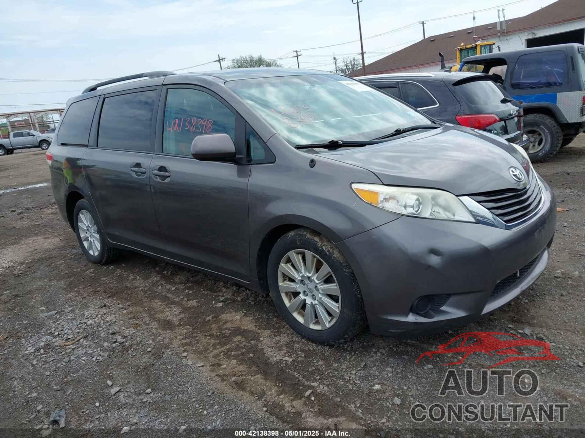 TOYOTA SIENNA 2014 - 5TDJK3DC2ES076716