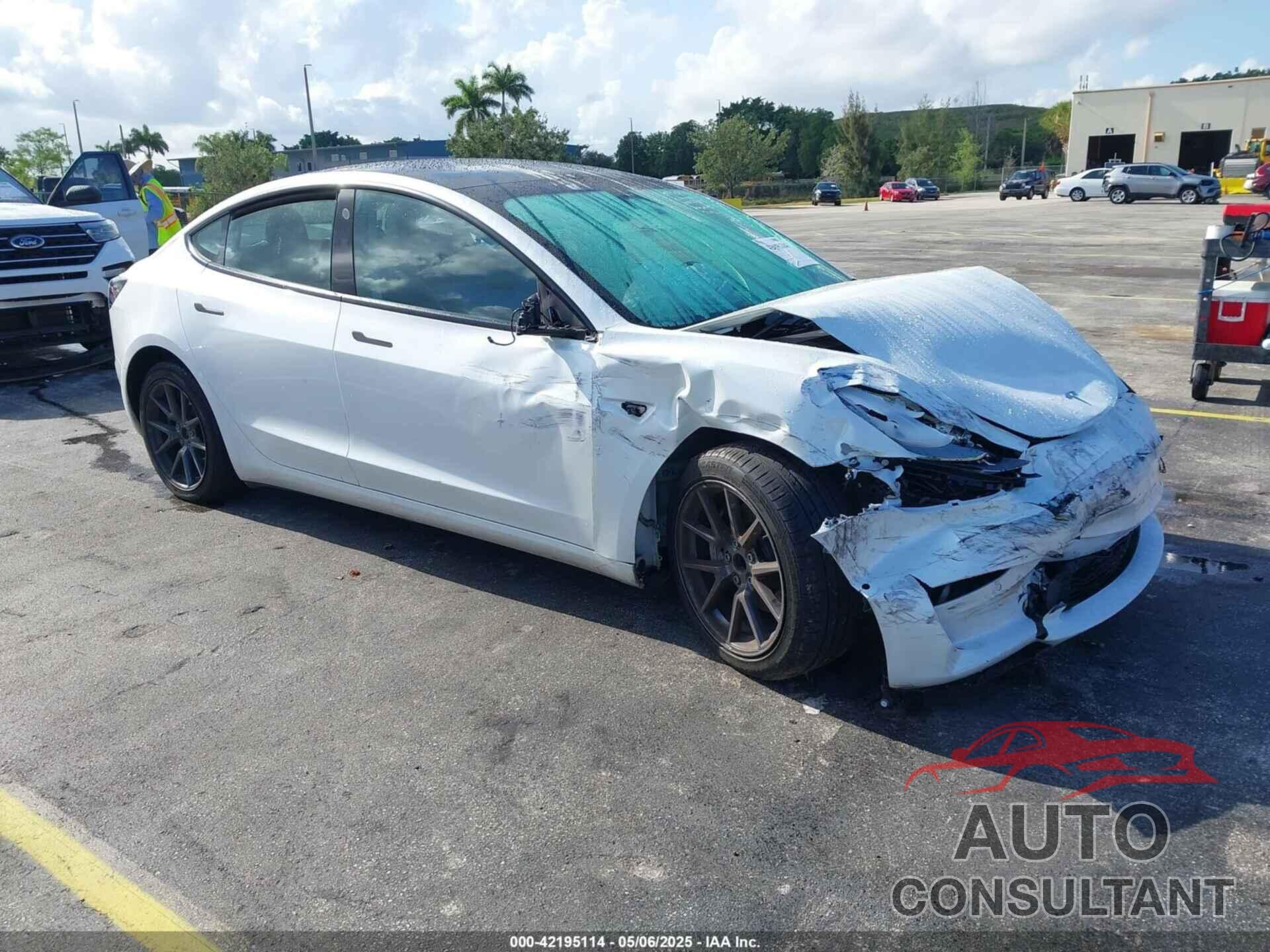 TESLA MODEL 3 2022 - 5YJ3E1EA5NF164309