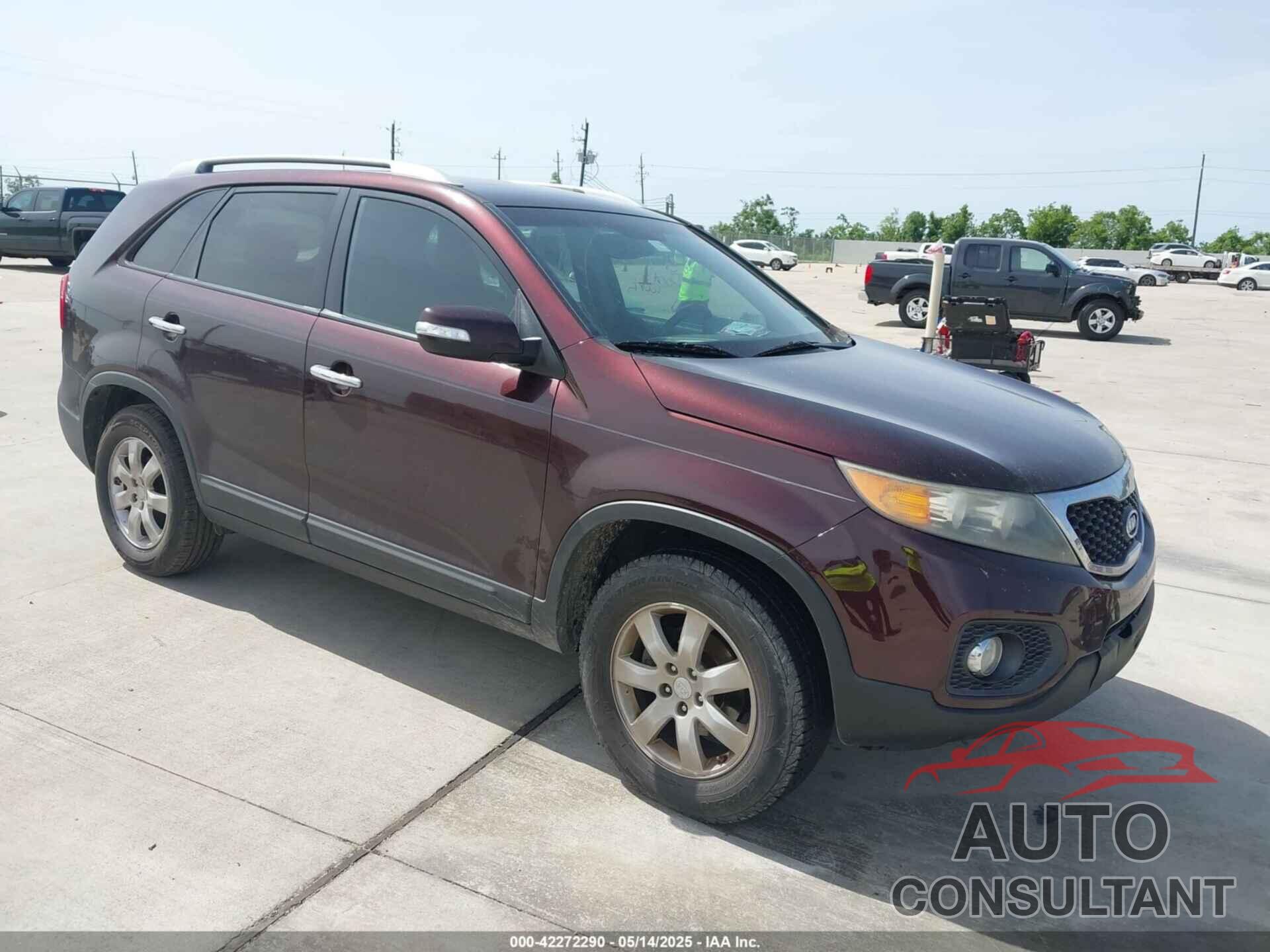 KIA SORENTO 2011 - 5XYKT3A1XBG163342