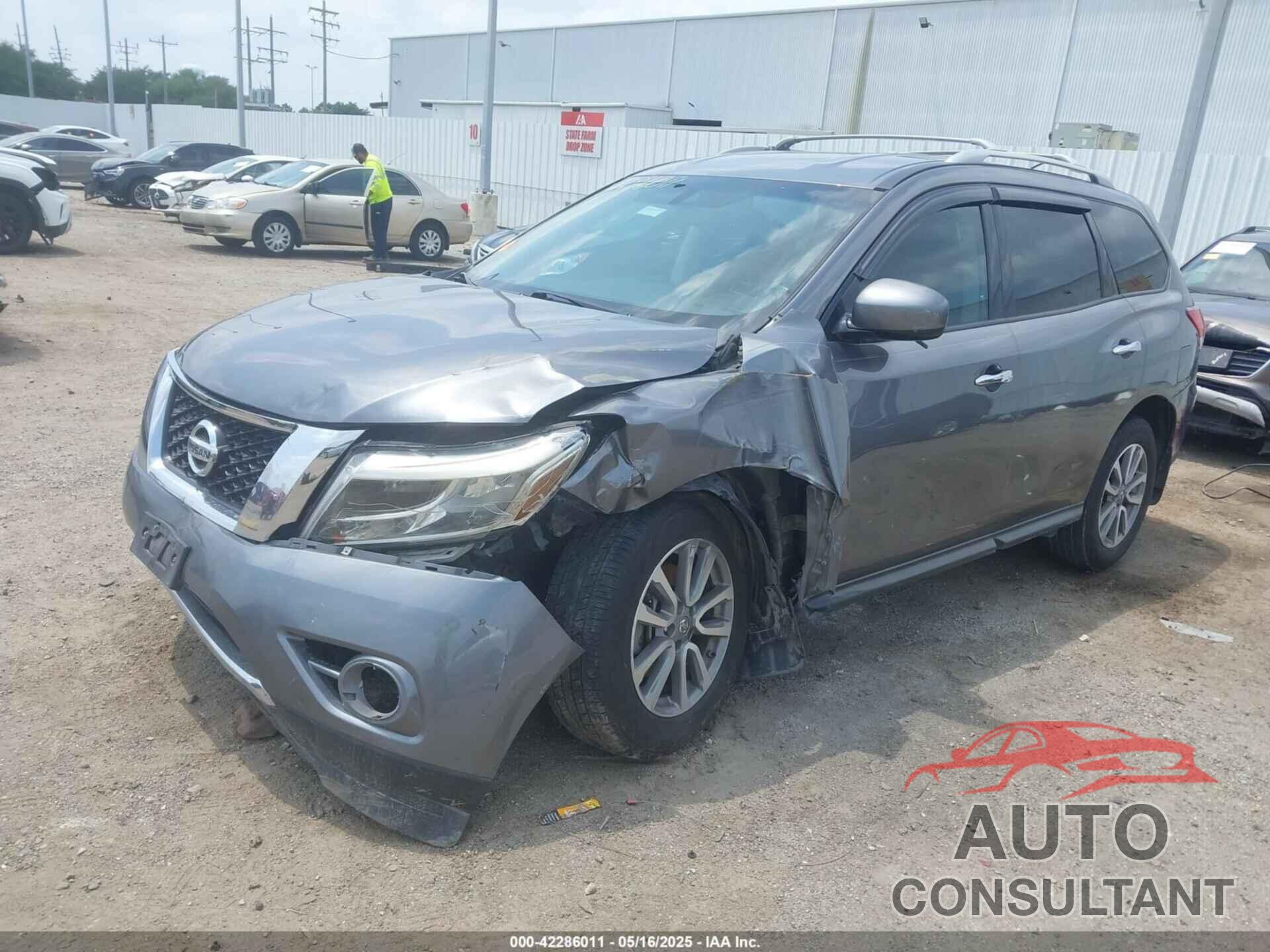 NISSAN PATHFINDER 2016 - 5N1AR2MN4GC670098