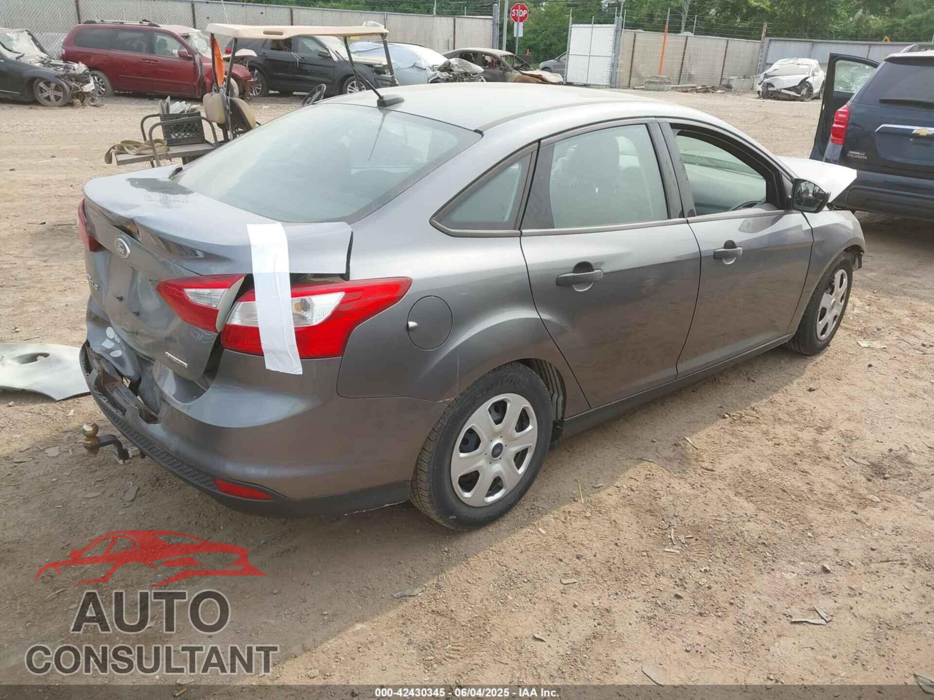 FORD FOCUS 2014 - 1FADP3E25EL370929
