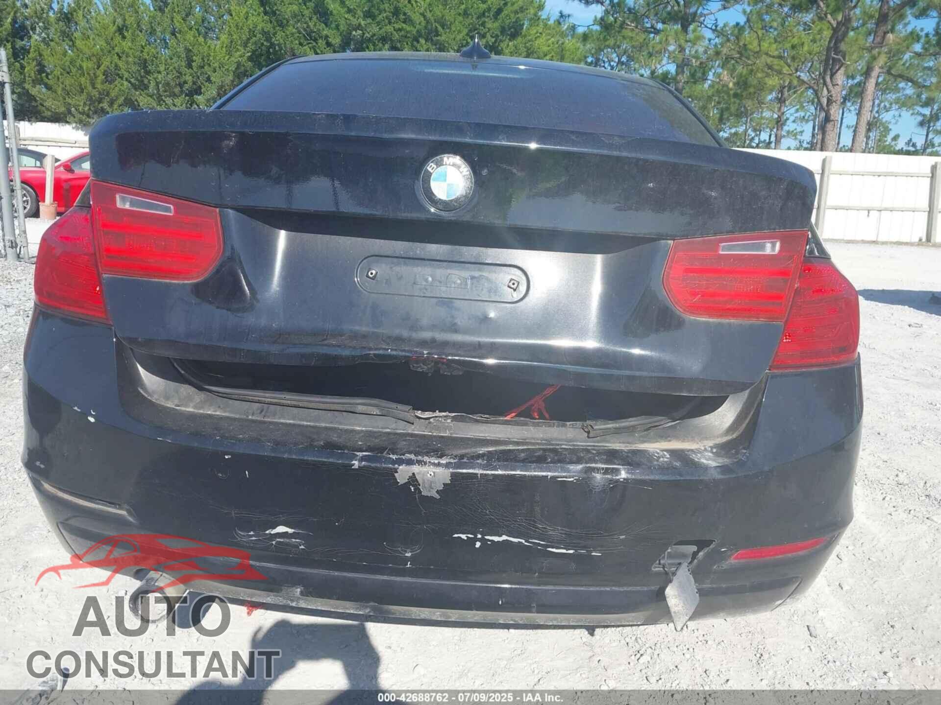 BMW 320I 2014 - WBA3C3G51ENS72328